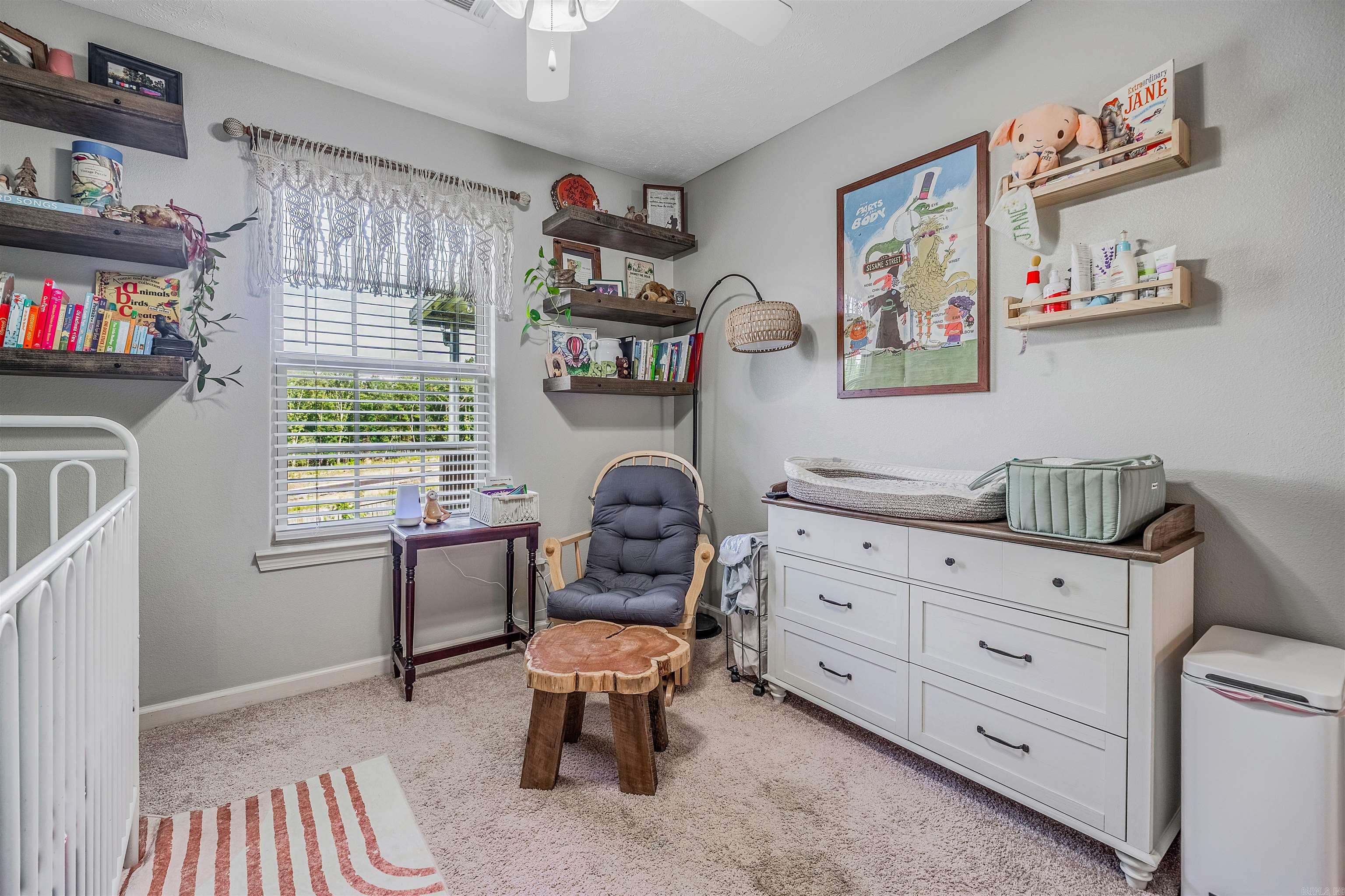 137 Weathering Dr  Austin, AR