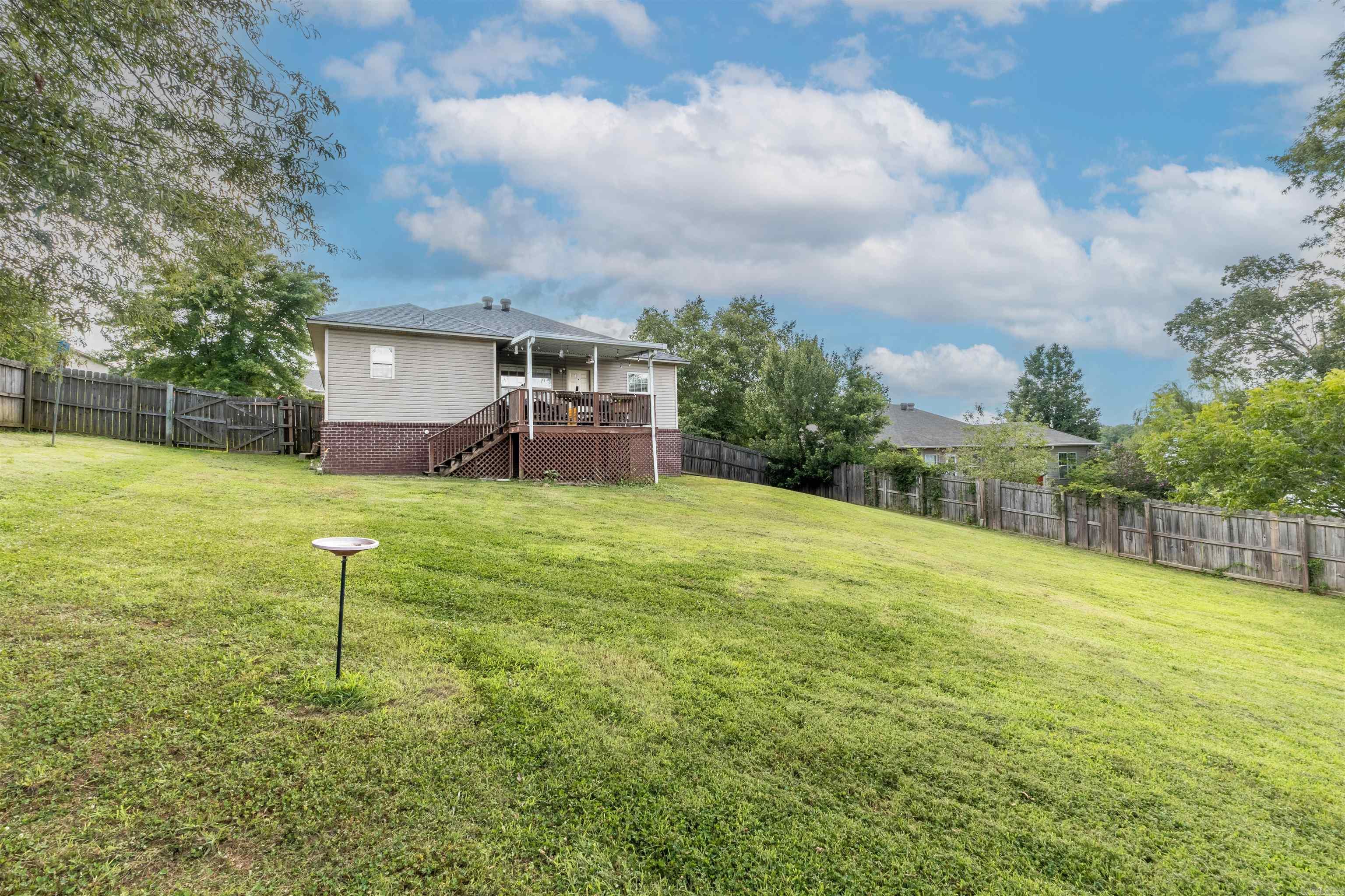 137 Weathering Dr  Austin, AR