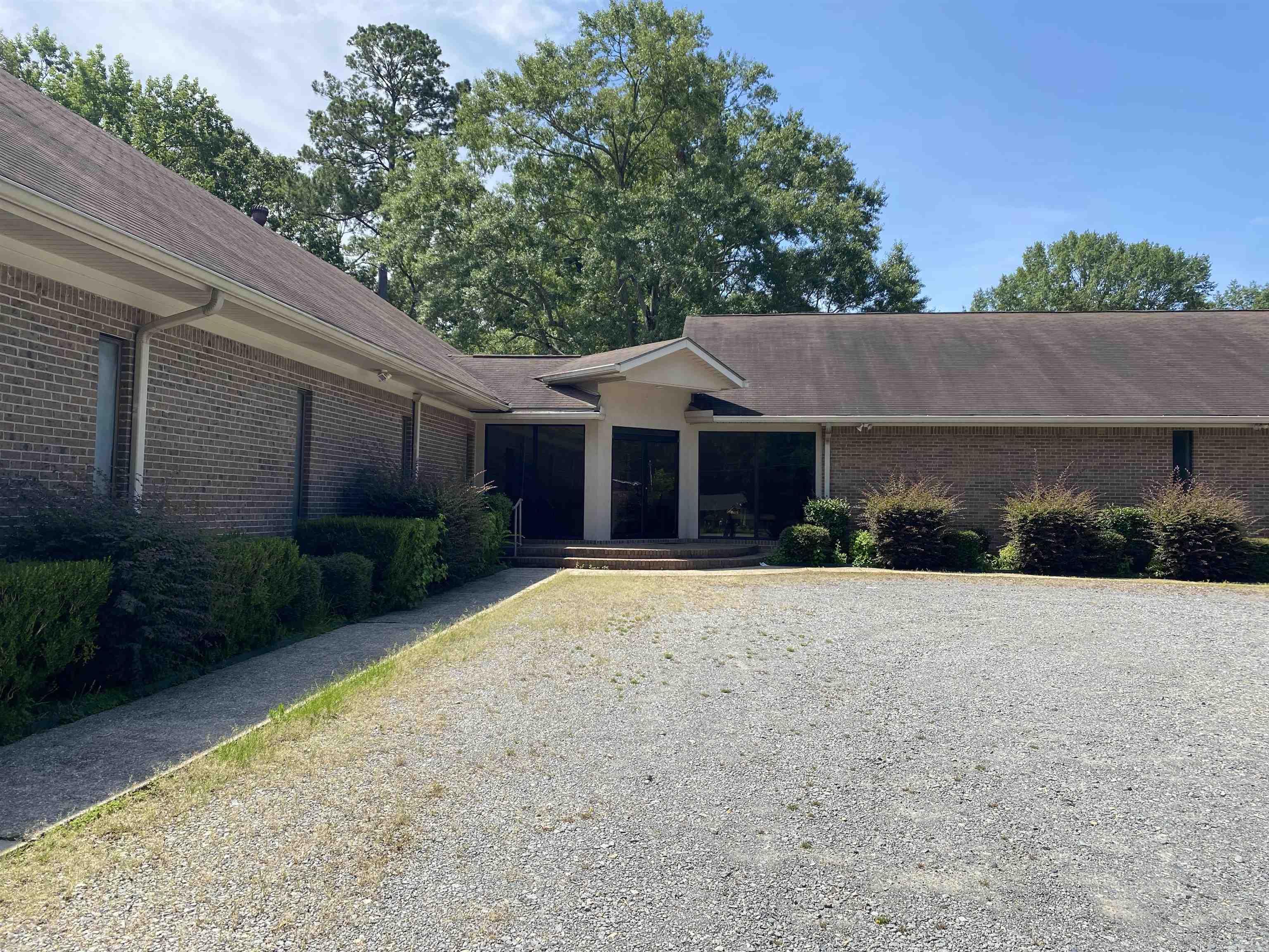 221 W Pierce St  Crossett, AR