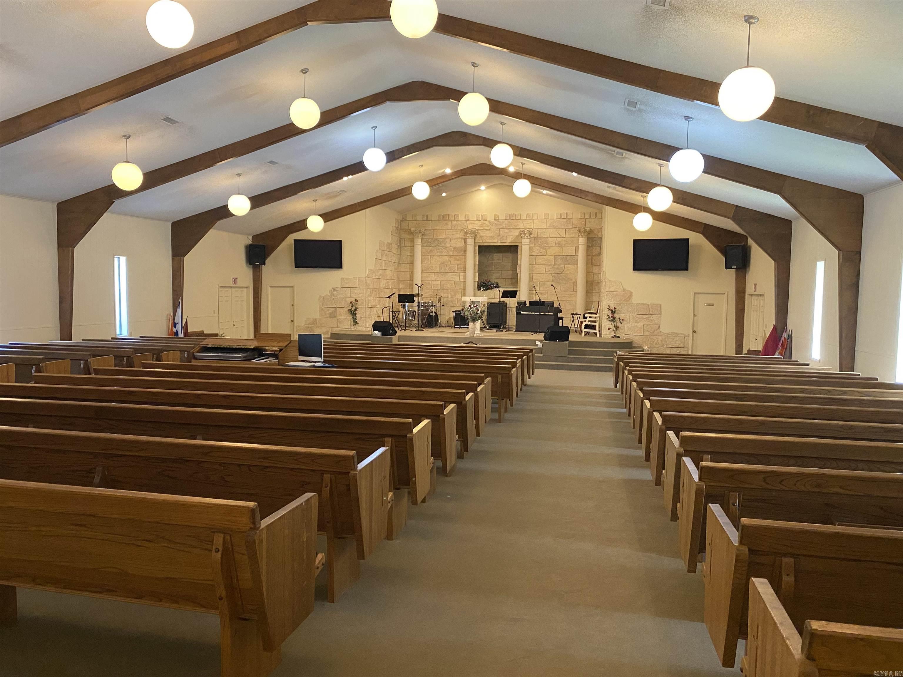 221 W Pierce St  Crossett, AR