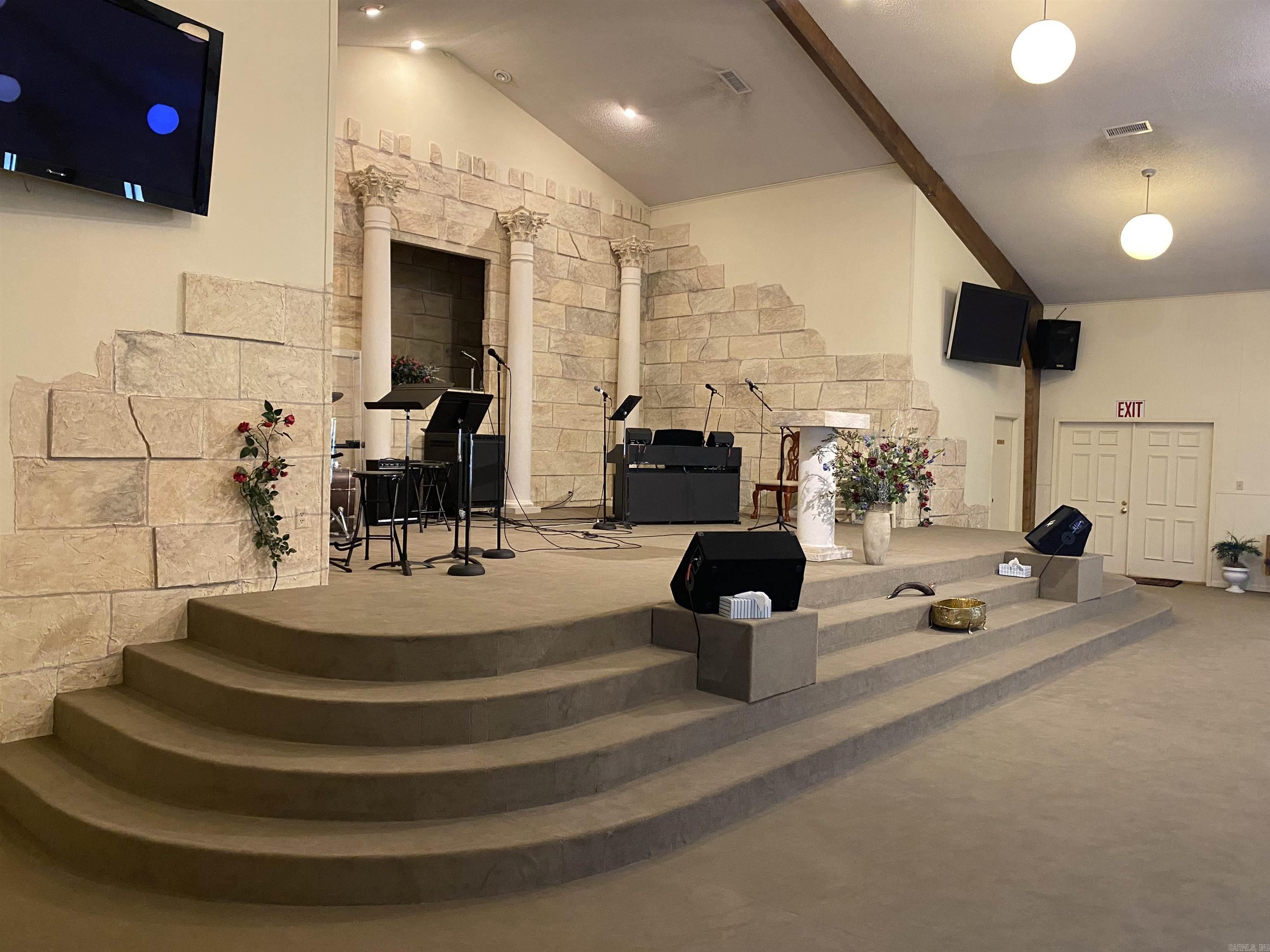 221 W Pierce St  Crossett, AR