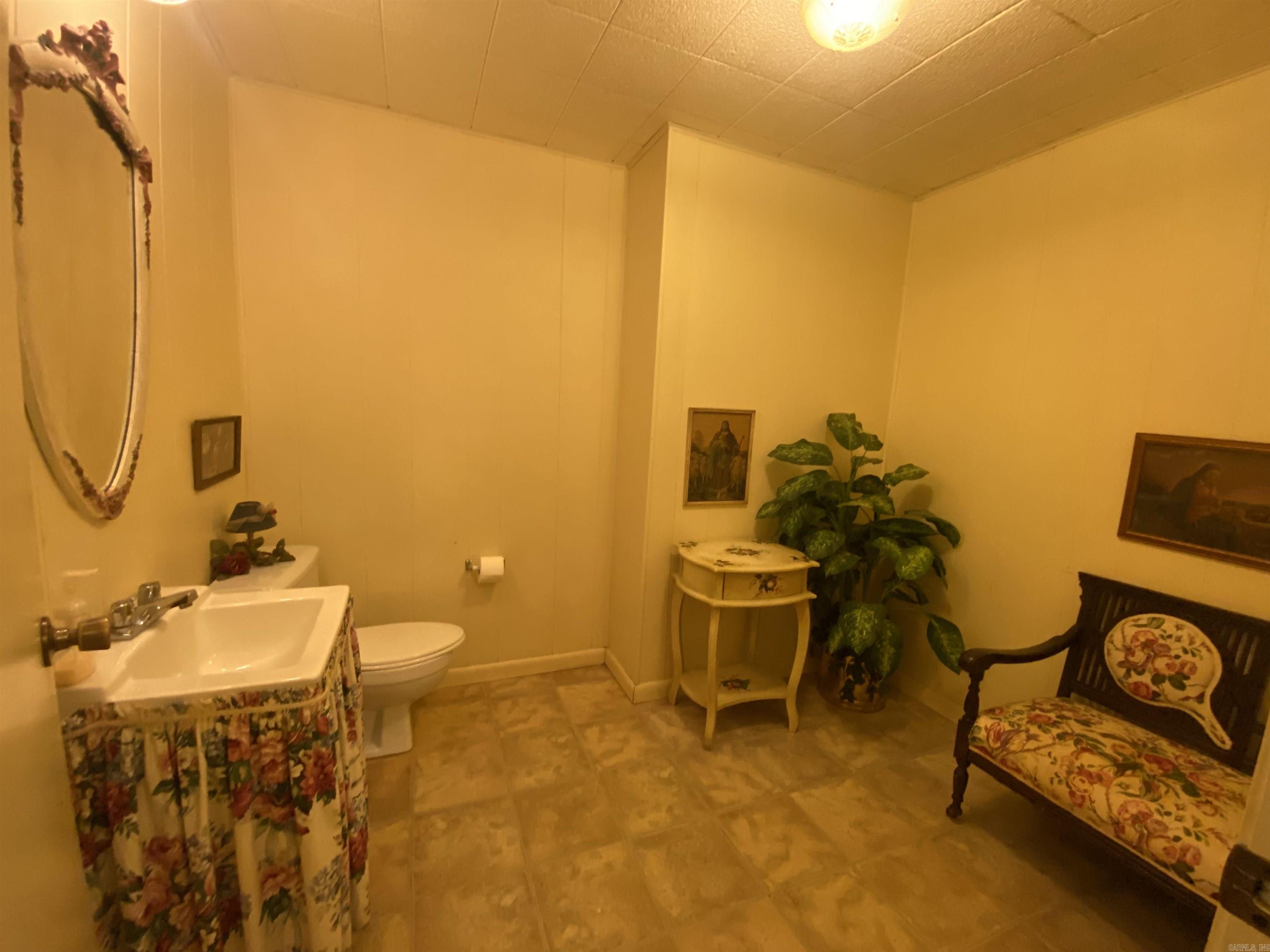 221 W Pierce St  Crossett, AR