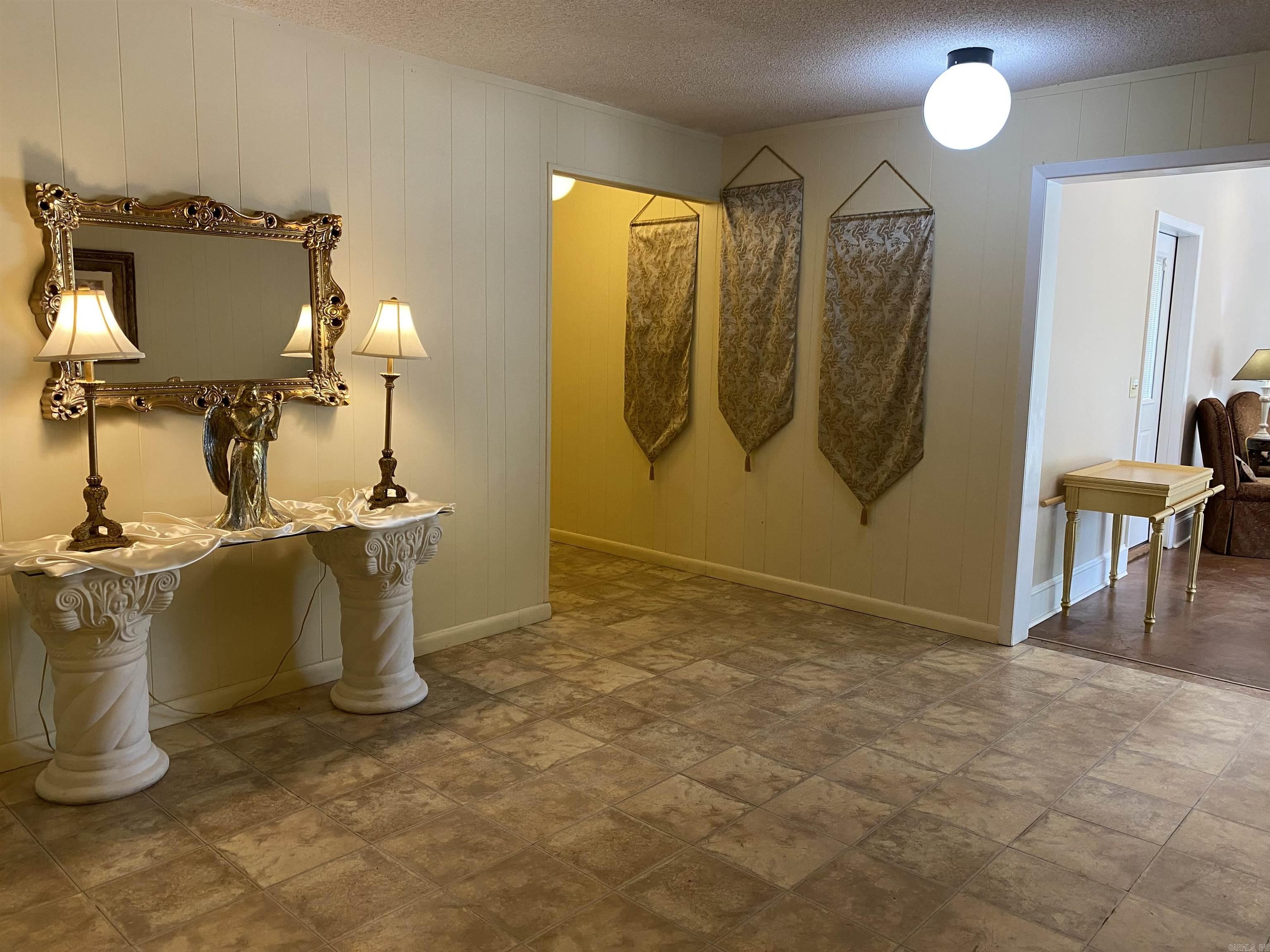 221 W Pierce St  Crossett, AR