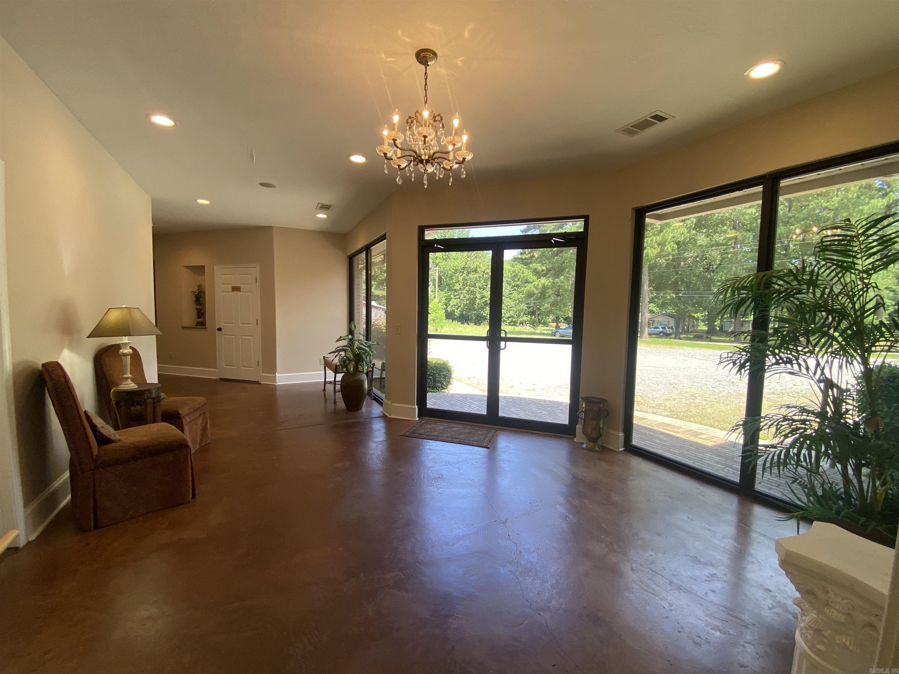 221 W Pierce St  Crossett, AR