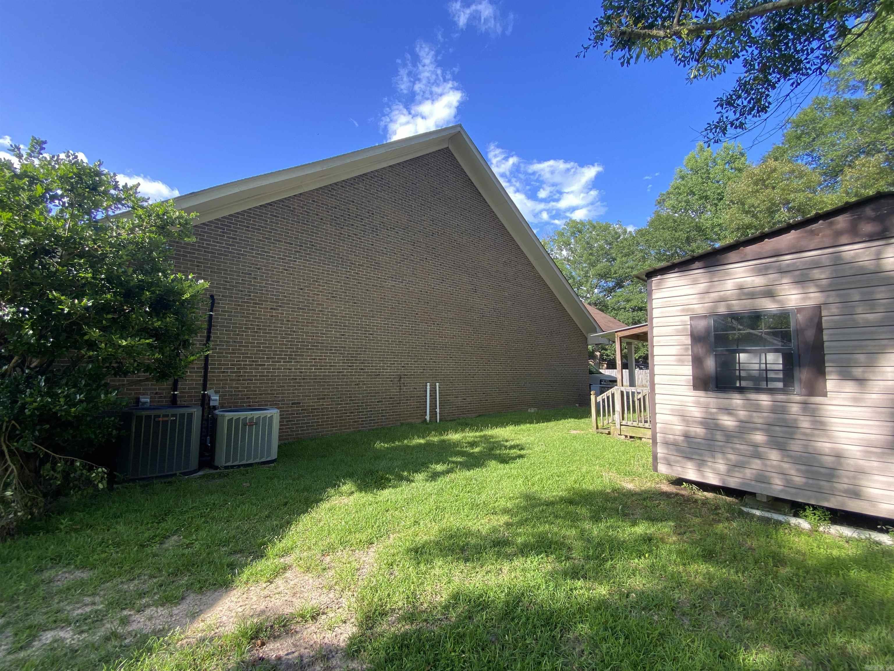 221 W Pierce St  Crossett, AR