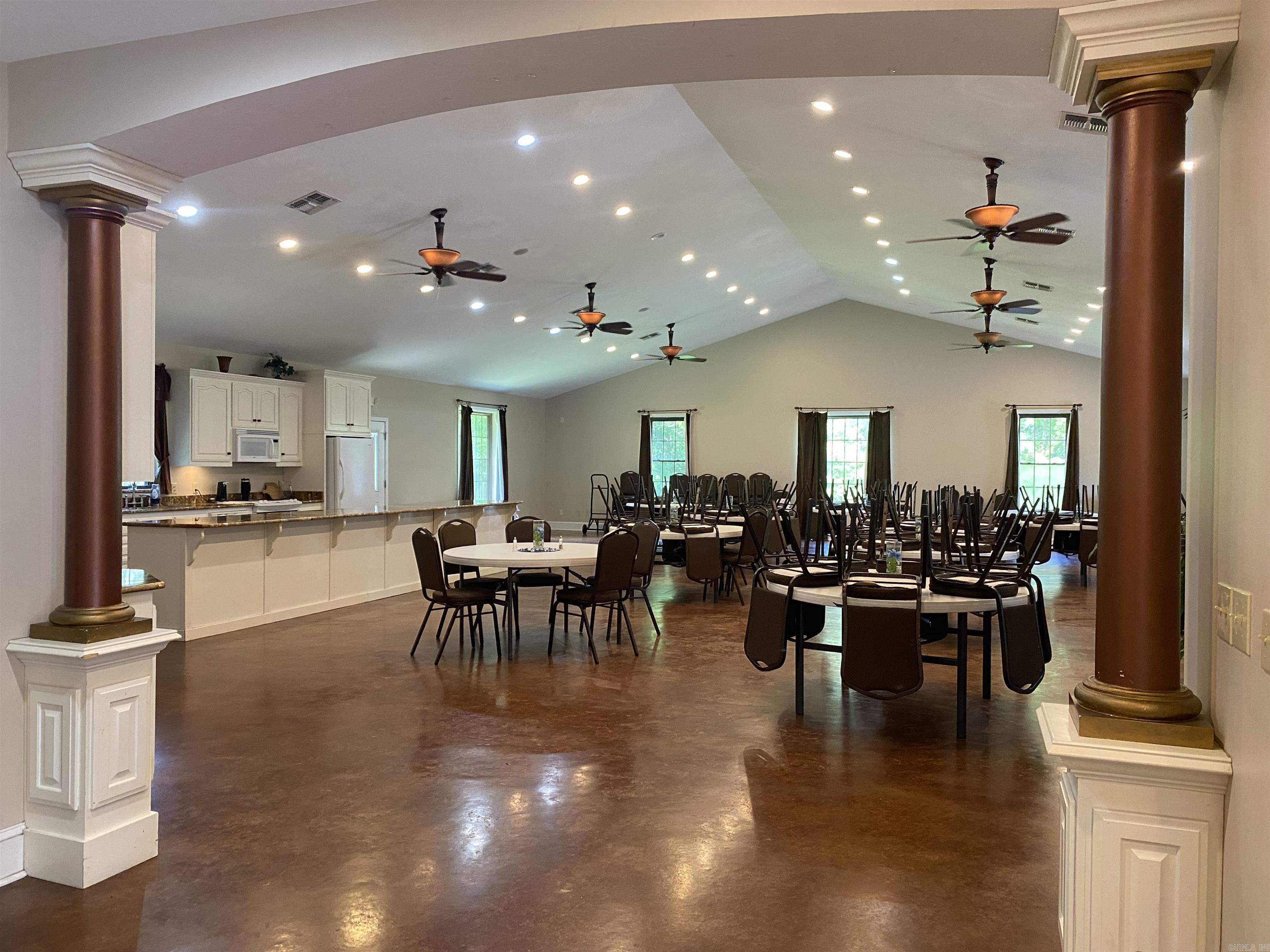 221 W Pierce St  Crossett, AR