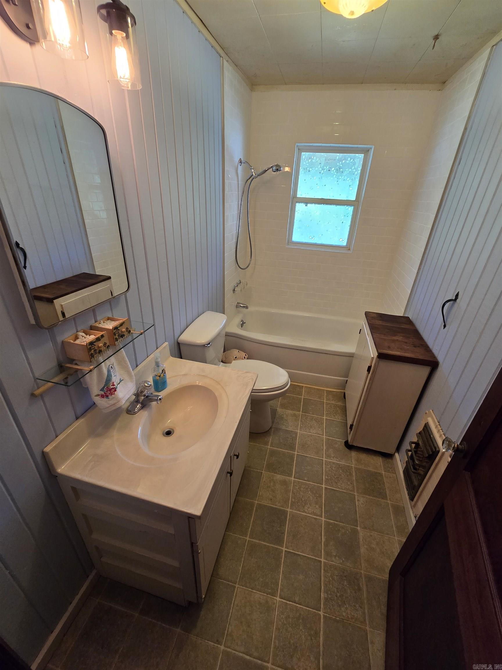 102 McKinney  Shirley, AR