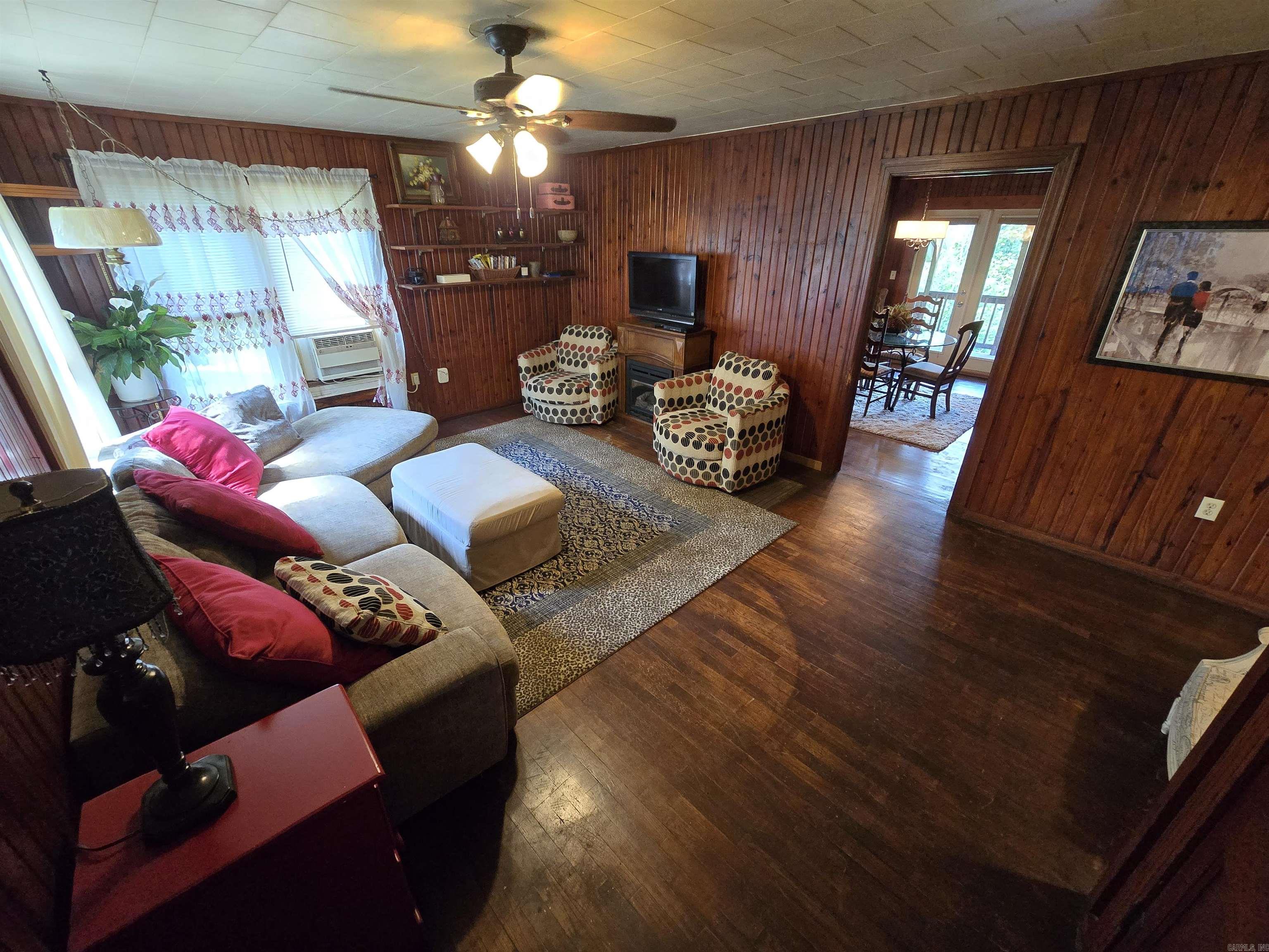 102 McKinney  Shirley, AR