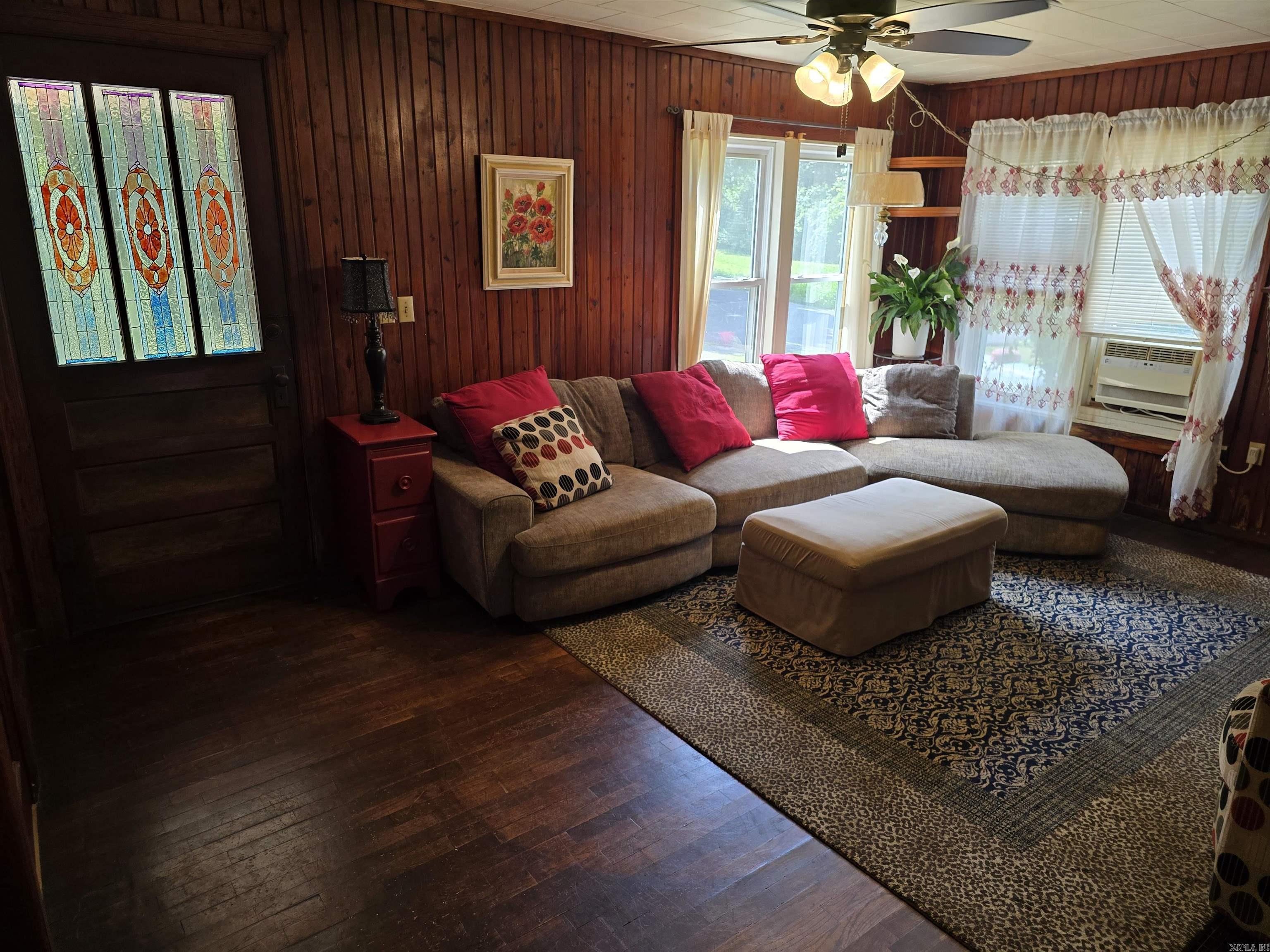102 McKinney  Shirley, AR