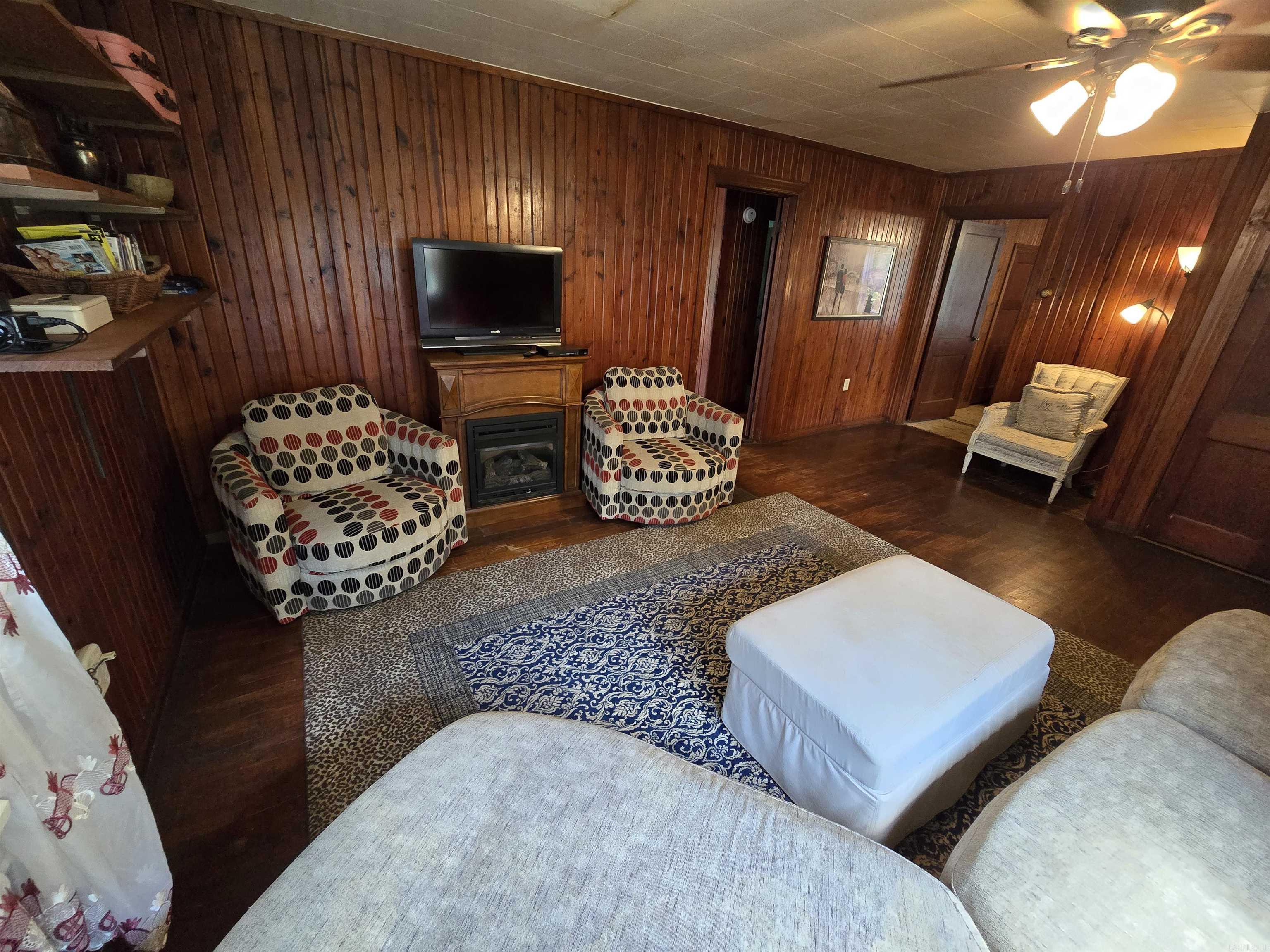 102 McKinney  Shirley, AR