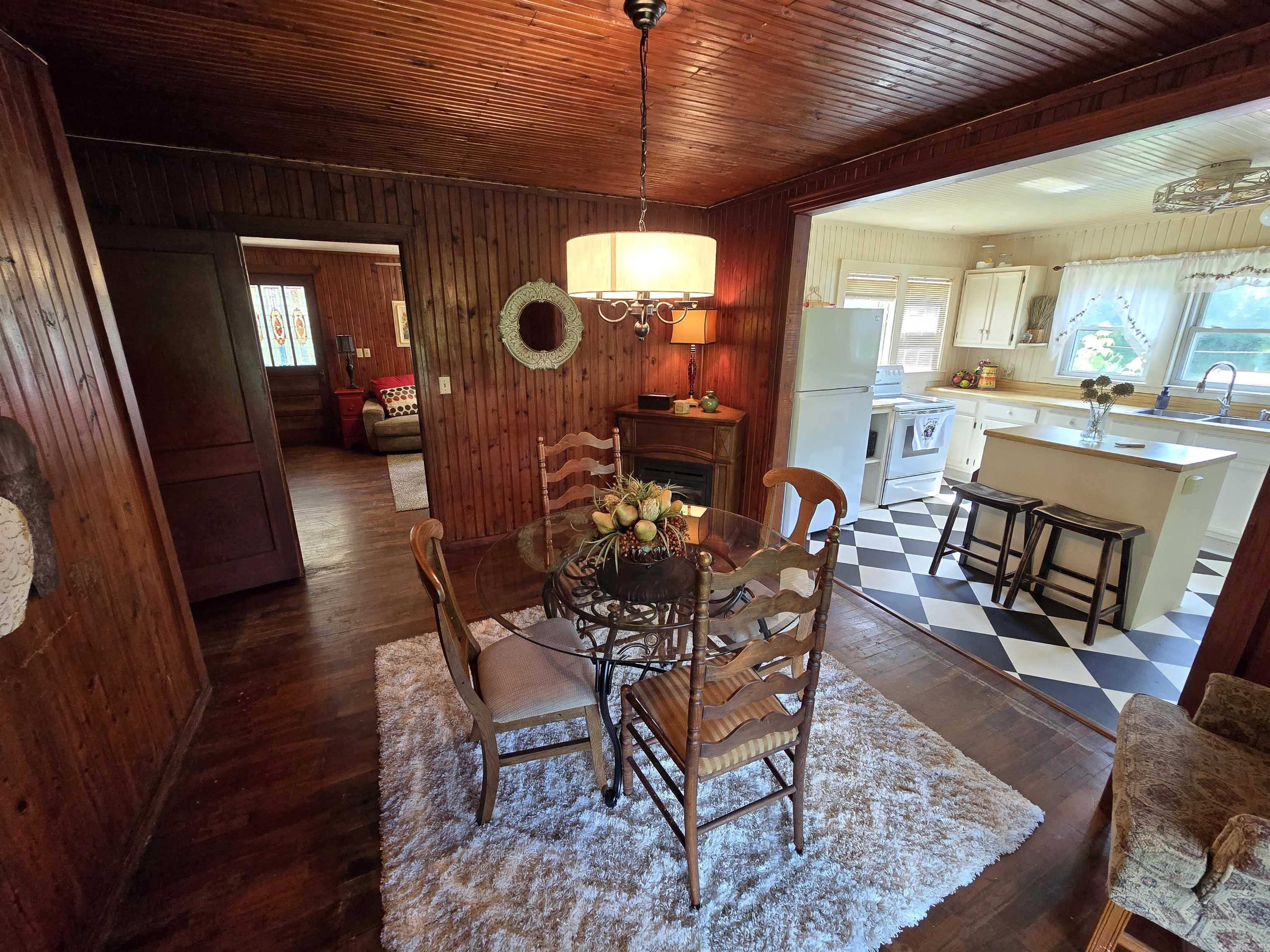 102 McKinney  Shirley, AR