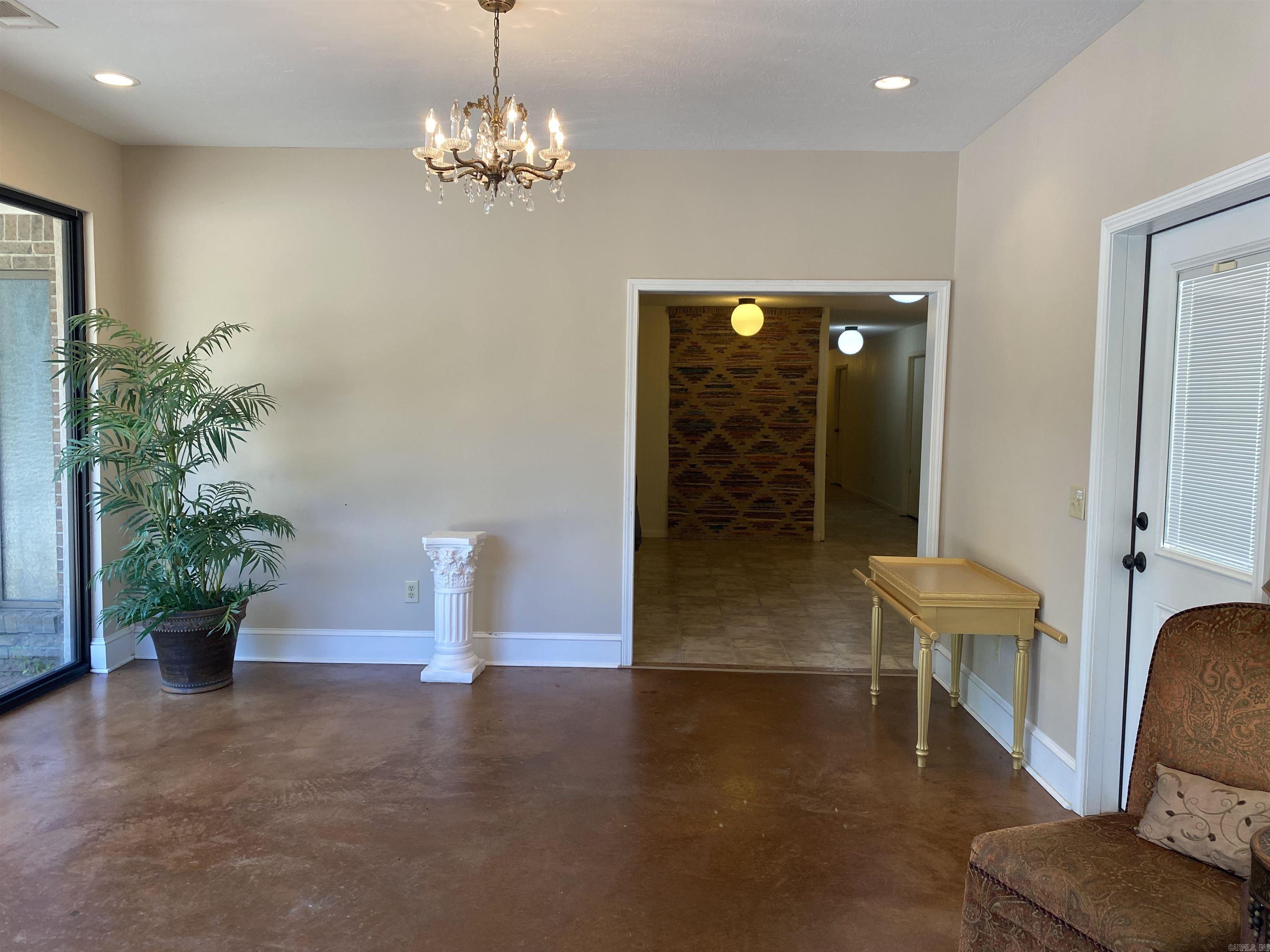 221 W Pierce St 206 Pleasant Ln Crossett, AR