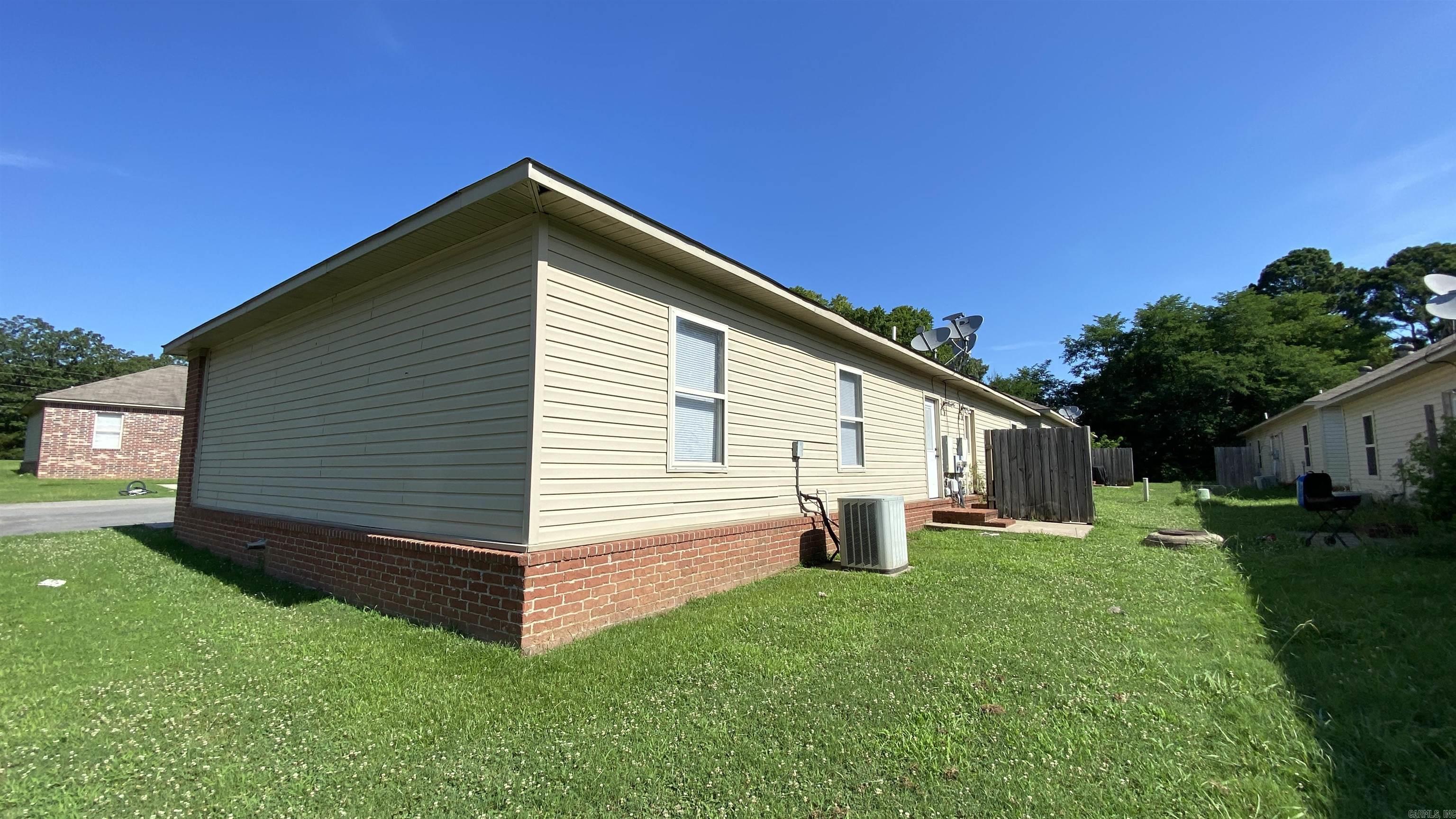 2146 Hatcher Rd Unit 9-10  Sherwood, AR