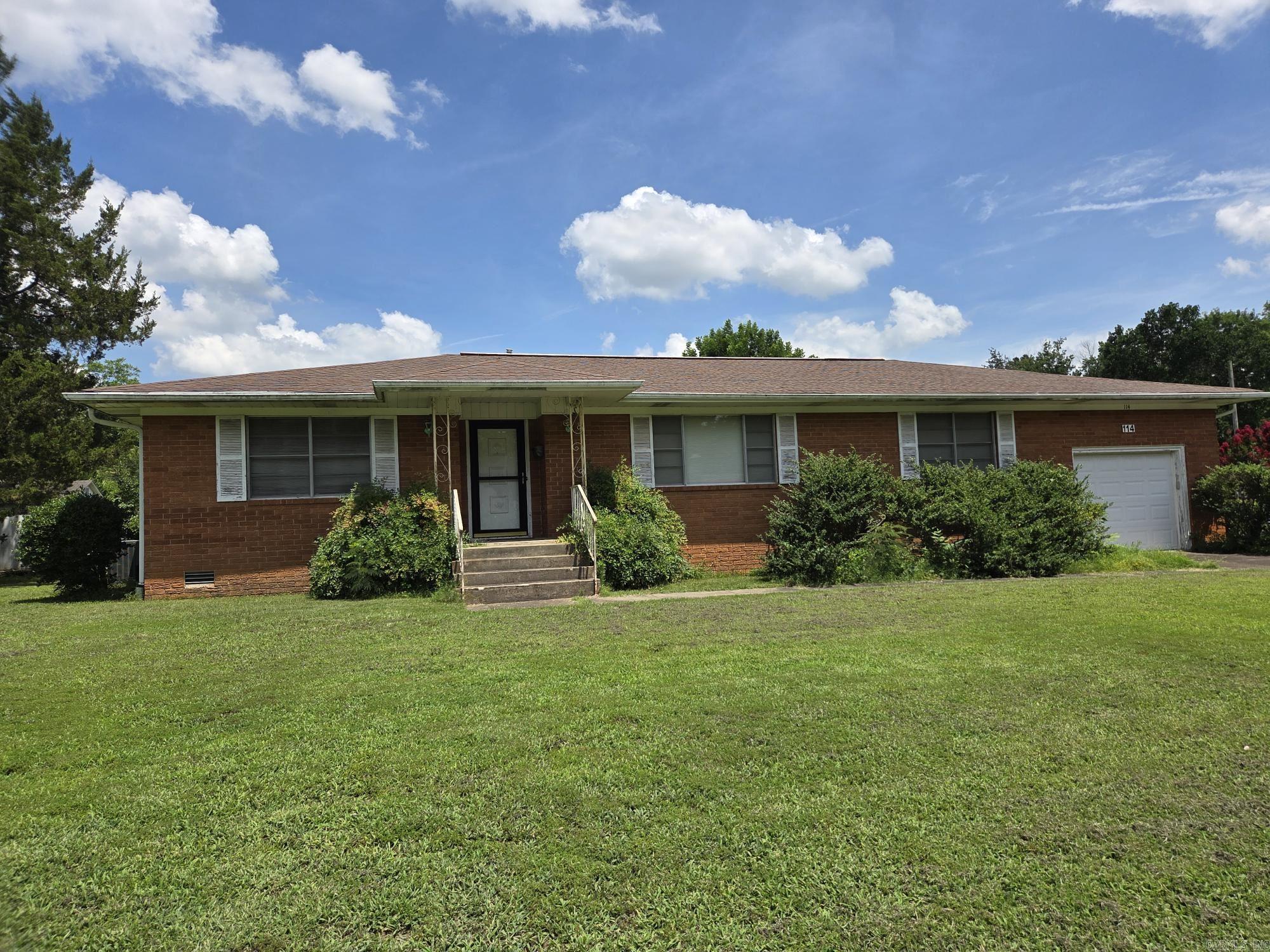 114 W Steward  Searcy, AR