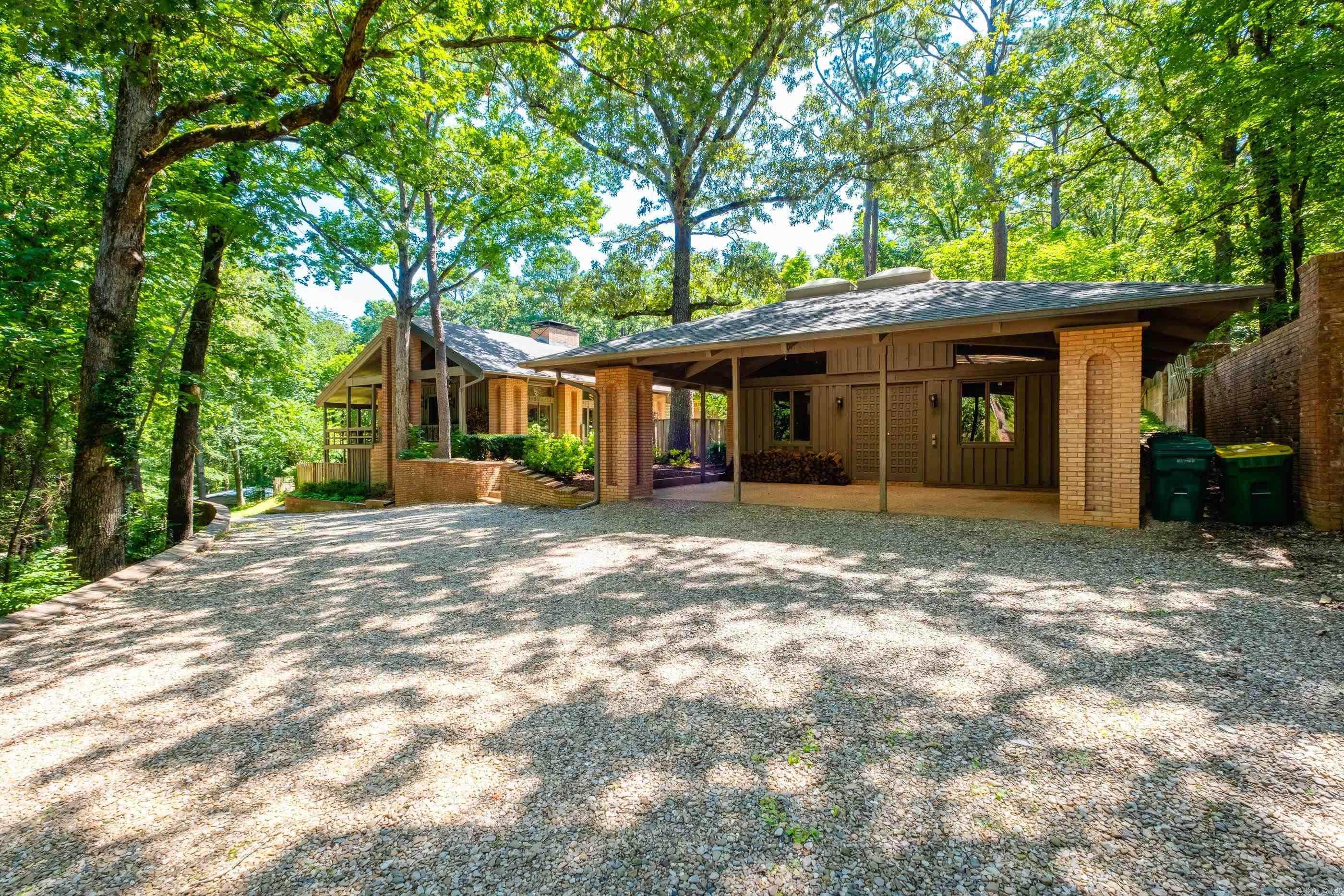 8101 Barrett  Roland, AR