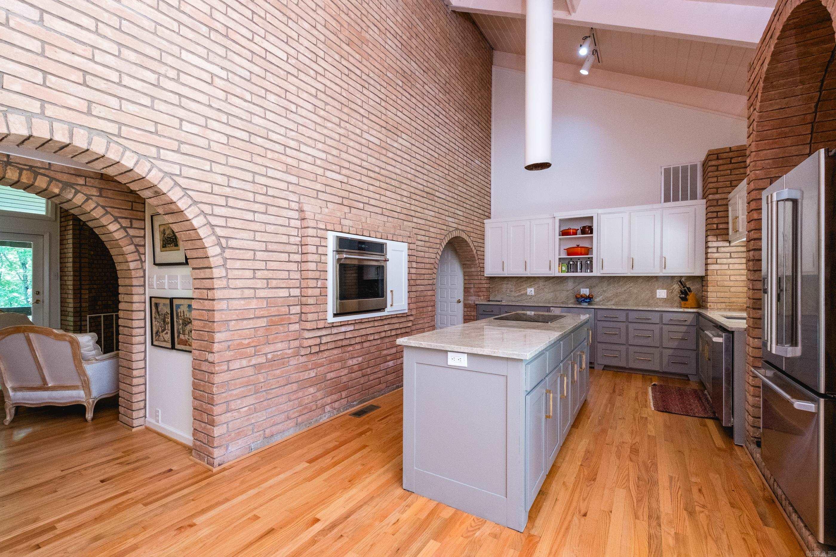 8101 Barrett  Roland, AR