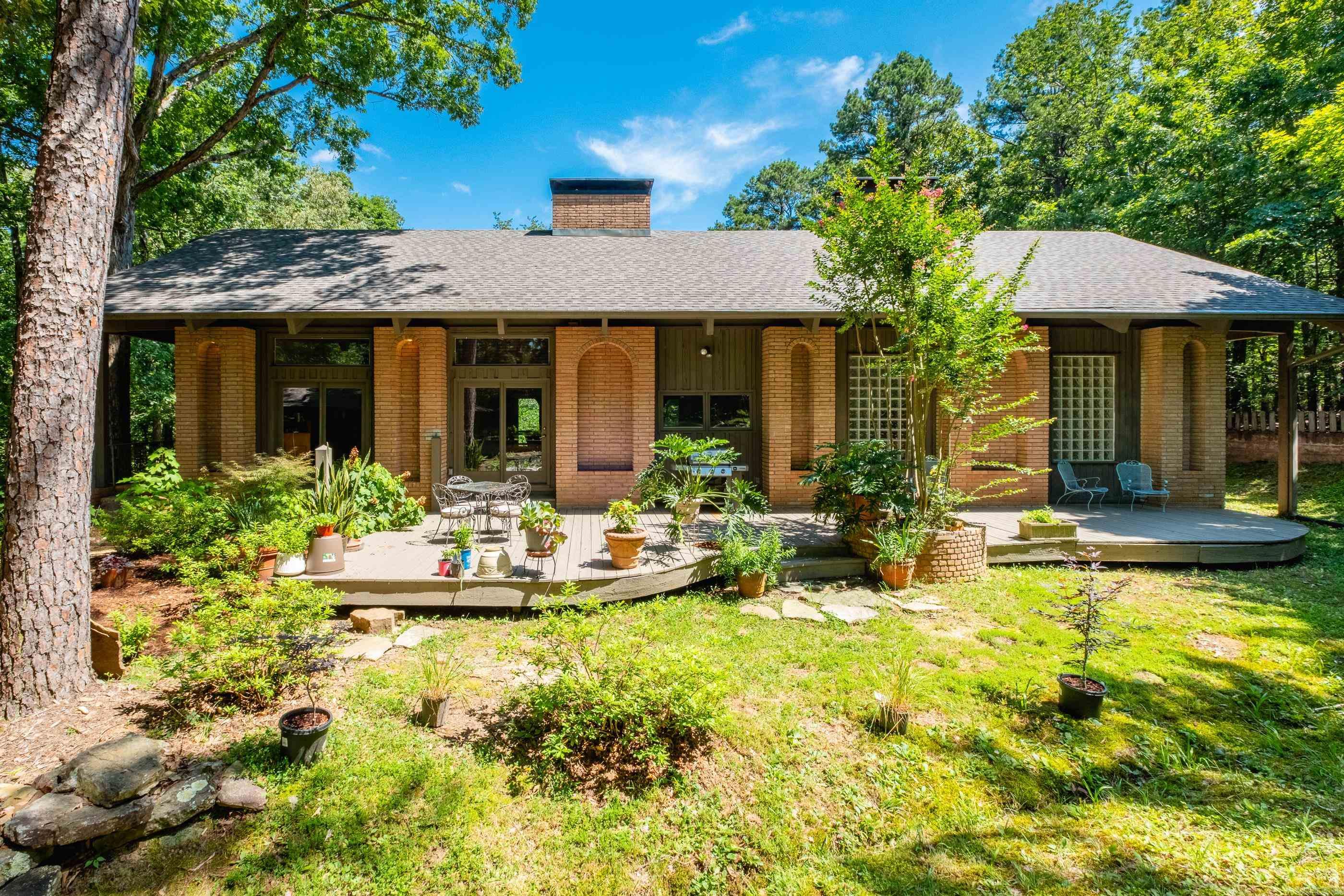 8101 Barrett  Roland, AR