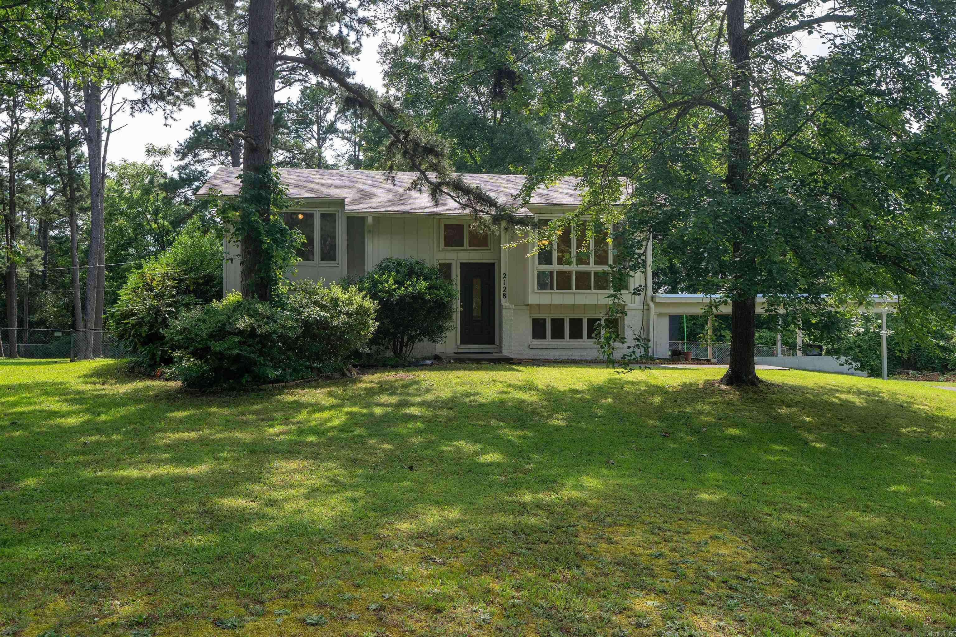 2128 Yamania  Heber Springs, AR