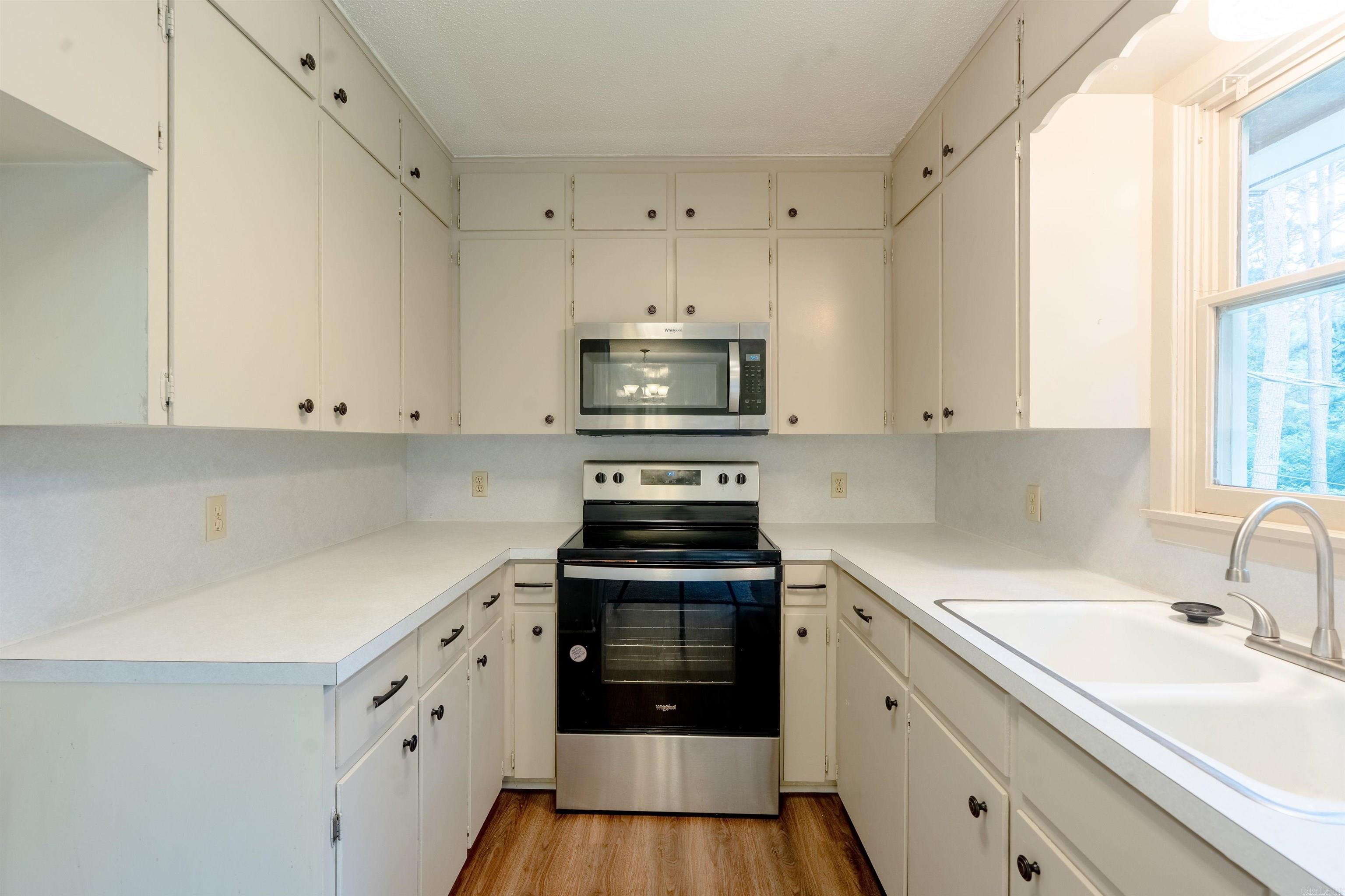 2128 Yamania  Heber Springs, AR