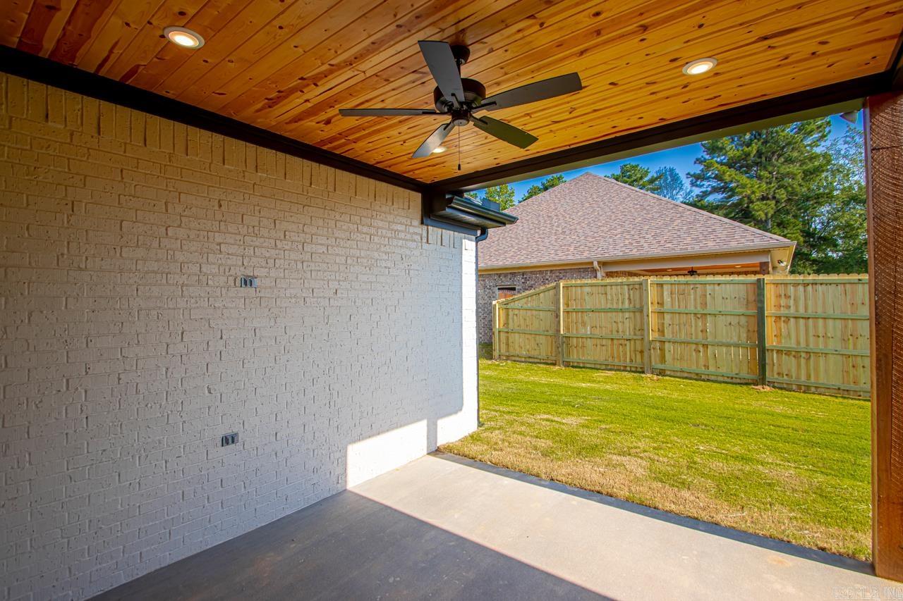 3892 SPENCER CROSSING Drive Benton, AR 72019