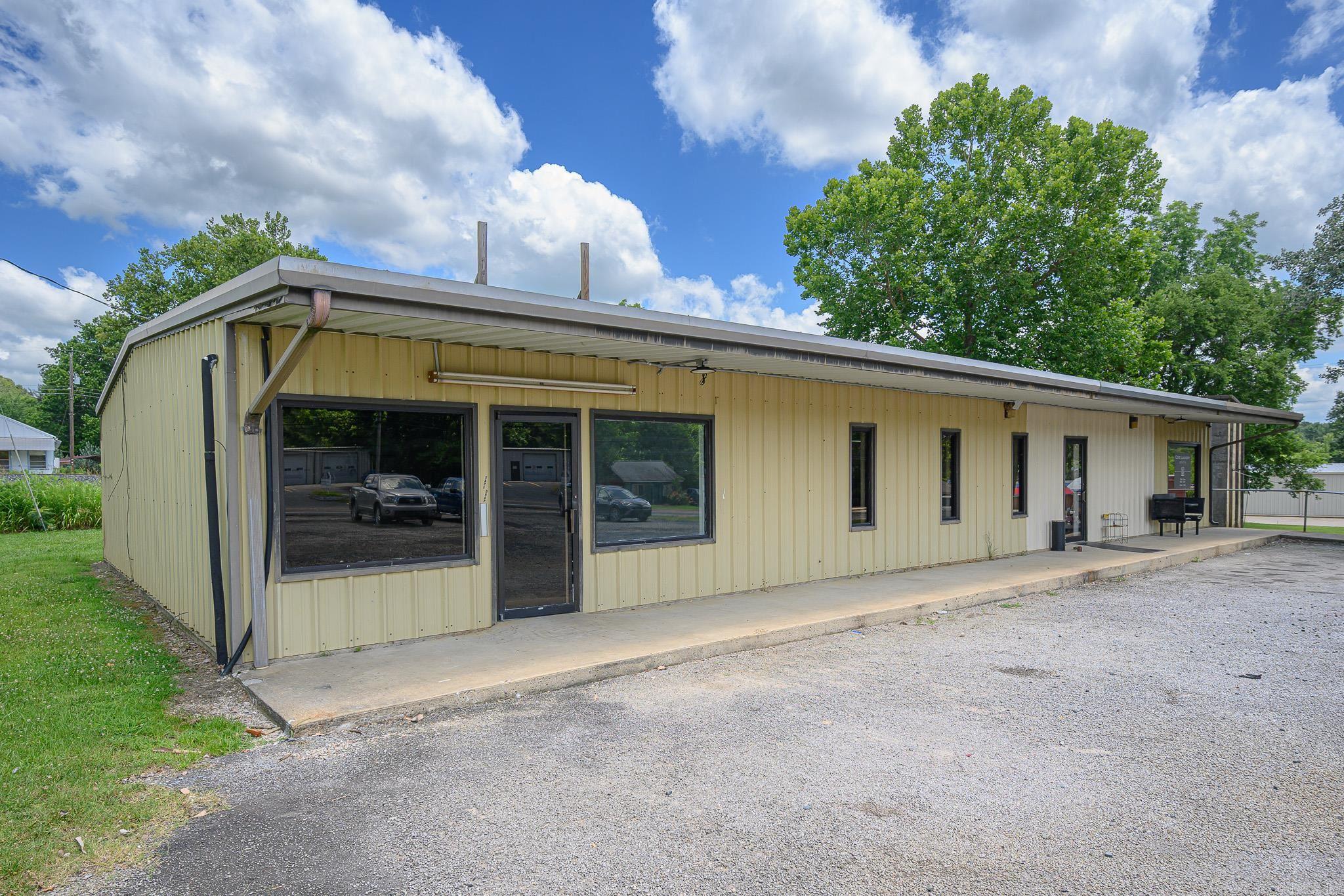 5569 Highway 71 South  Cove, AR