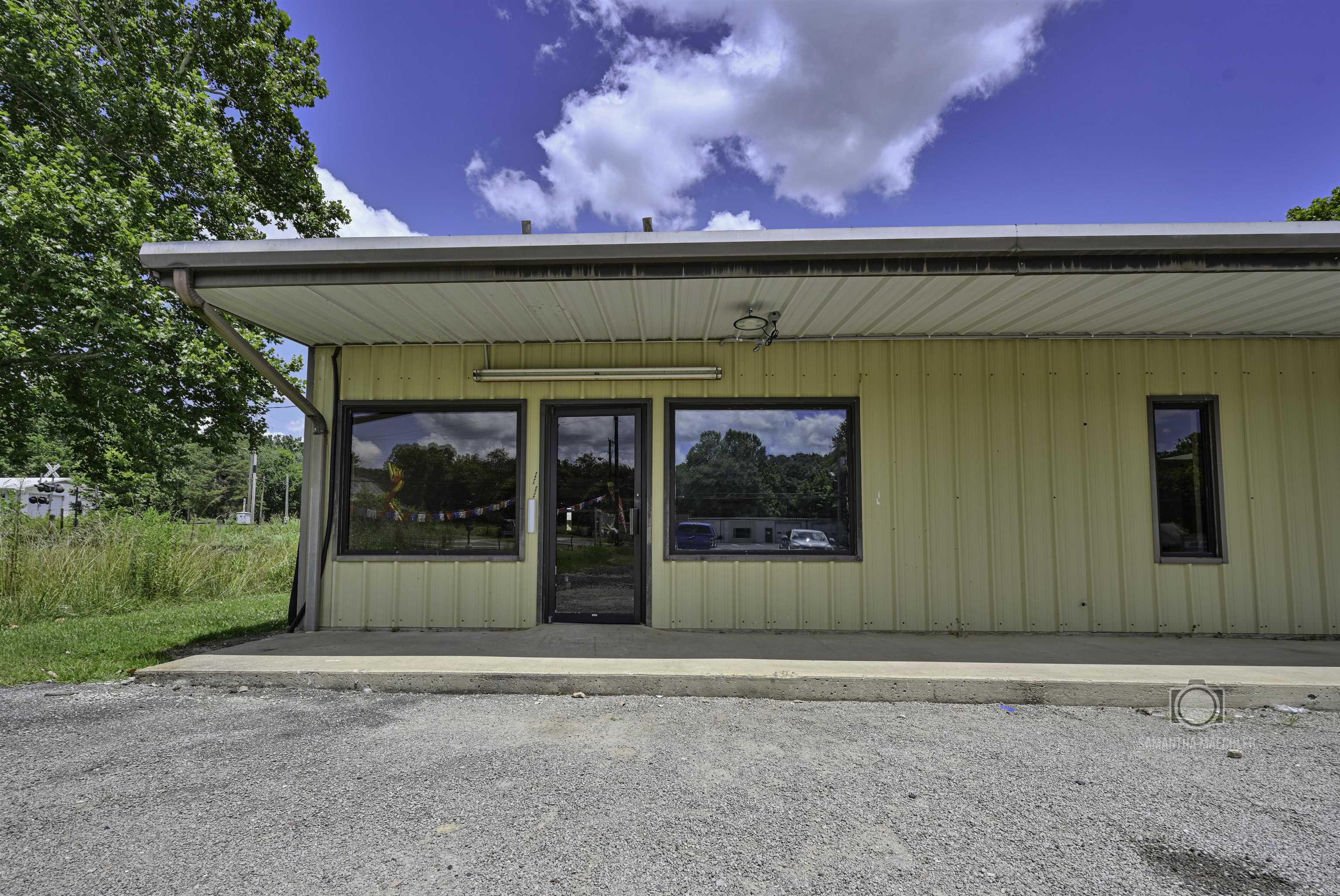5569 Highway 71 South  Cove, AR