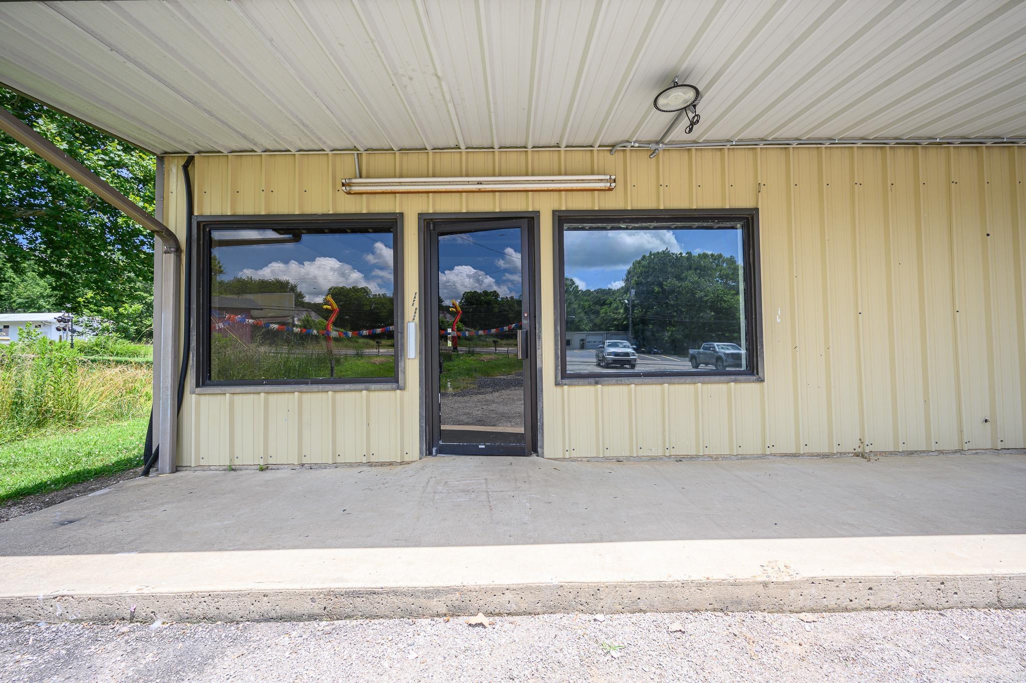 5569 Highway 71 South  Cove, AR
