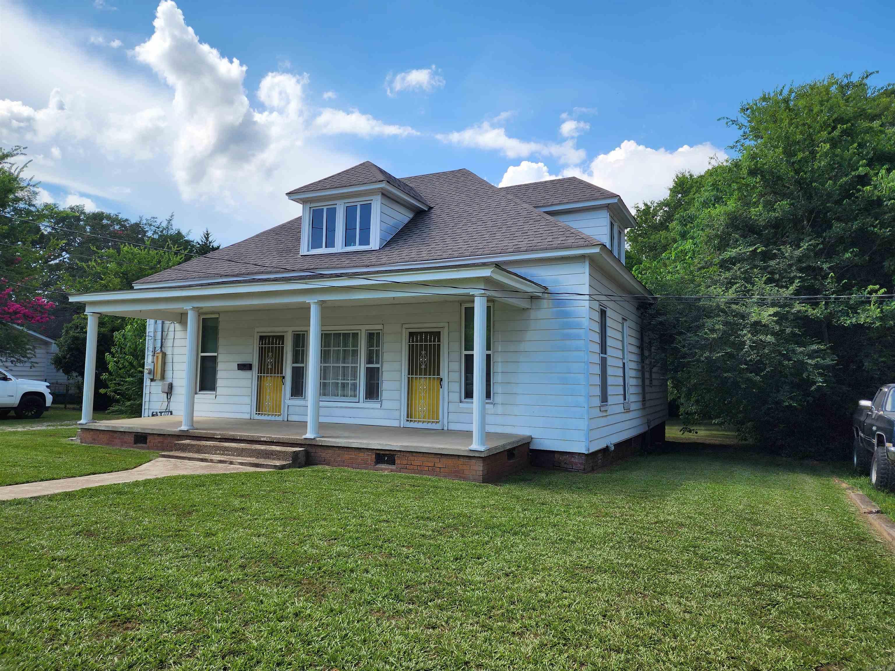 124 W Sullenberger Ave  Malvern, AR