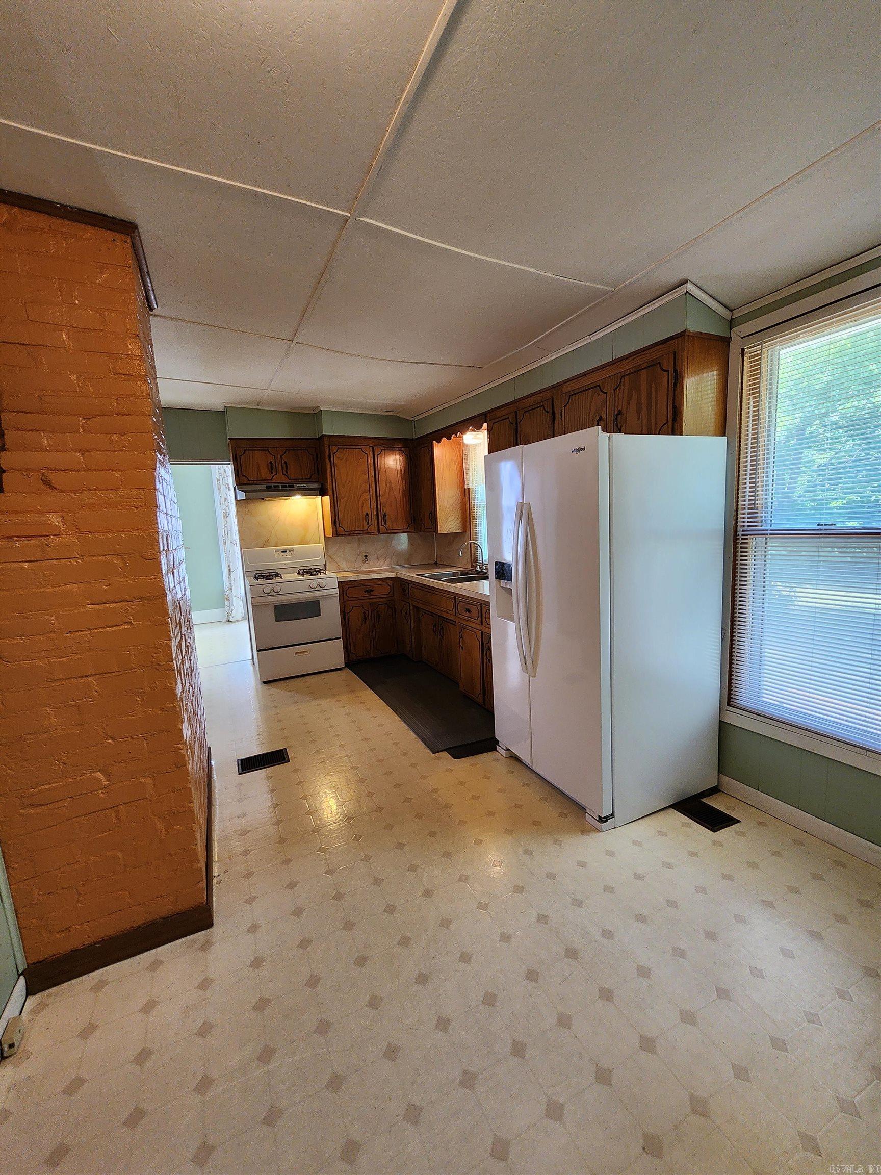 124 W Sullenberger Ave  Malvern, AR