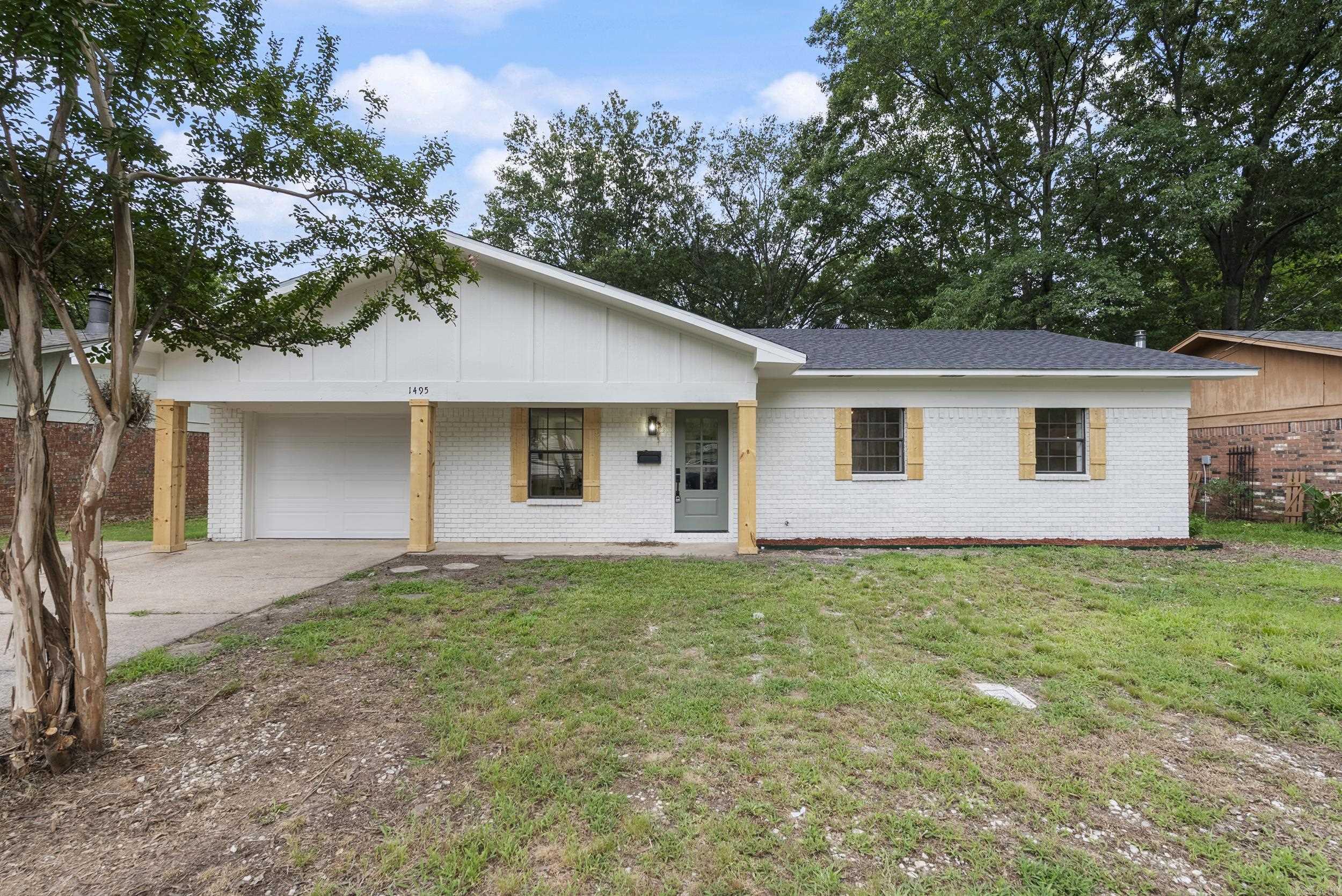 1495 Manor  Conway, AR
