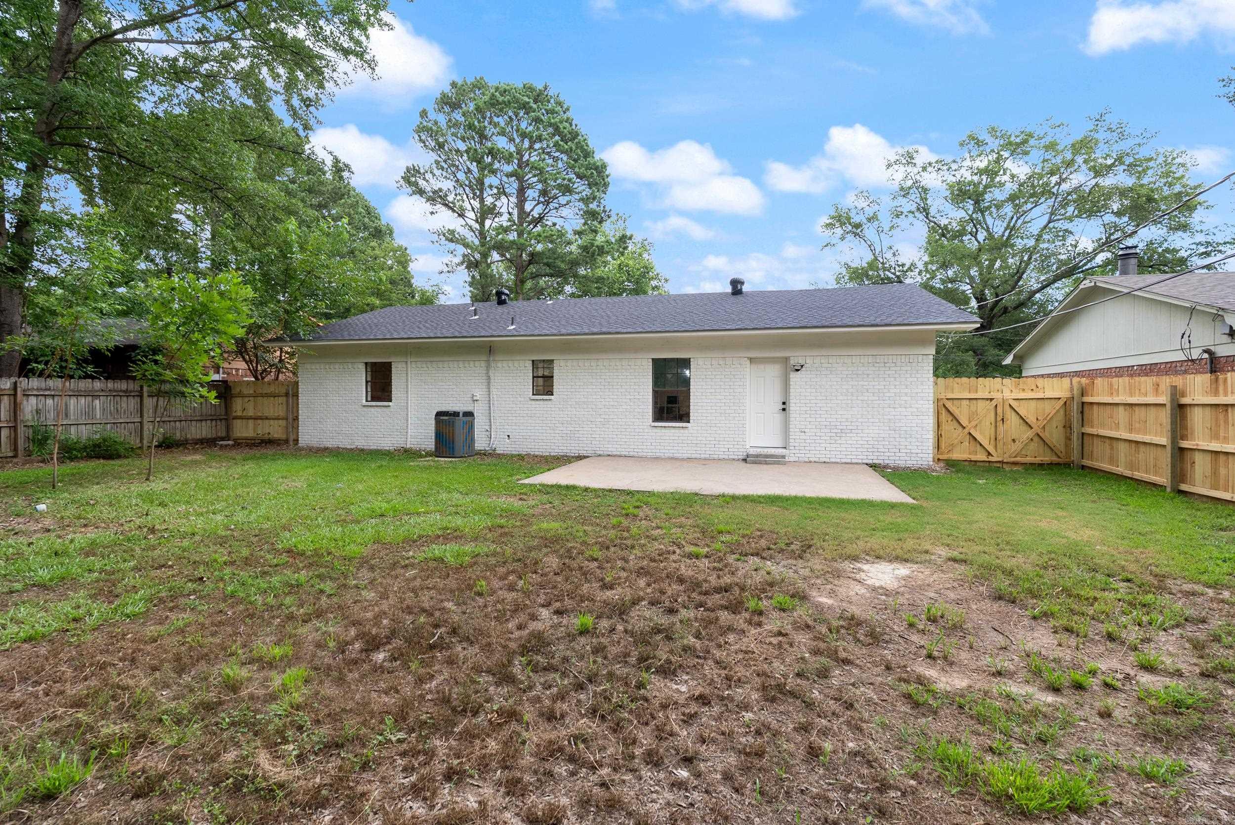 1495 Manor  Conway, AR