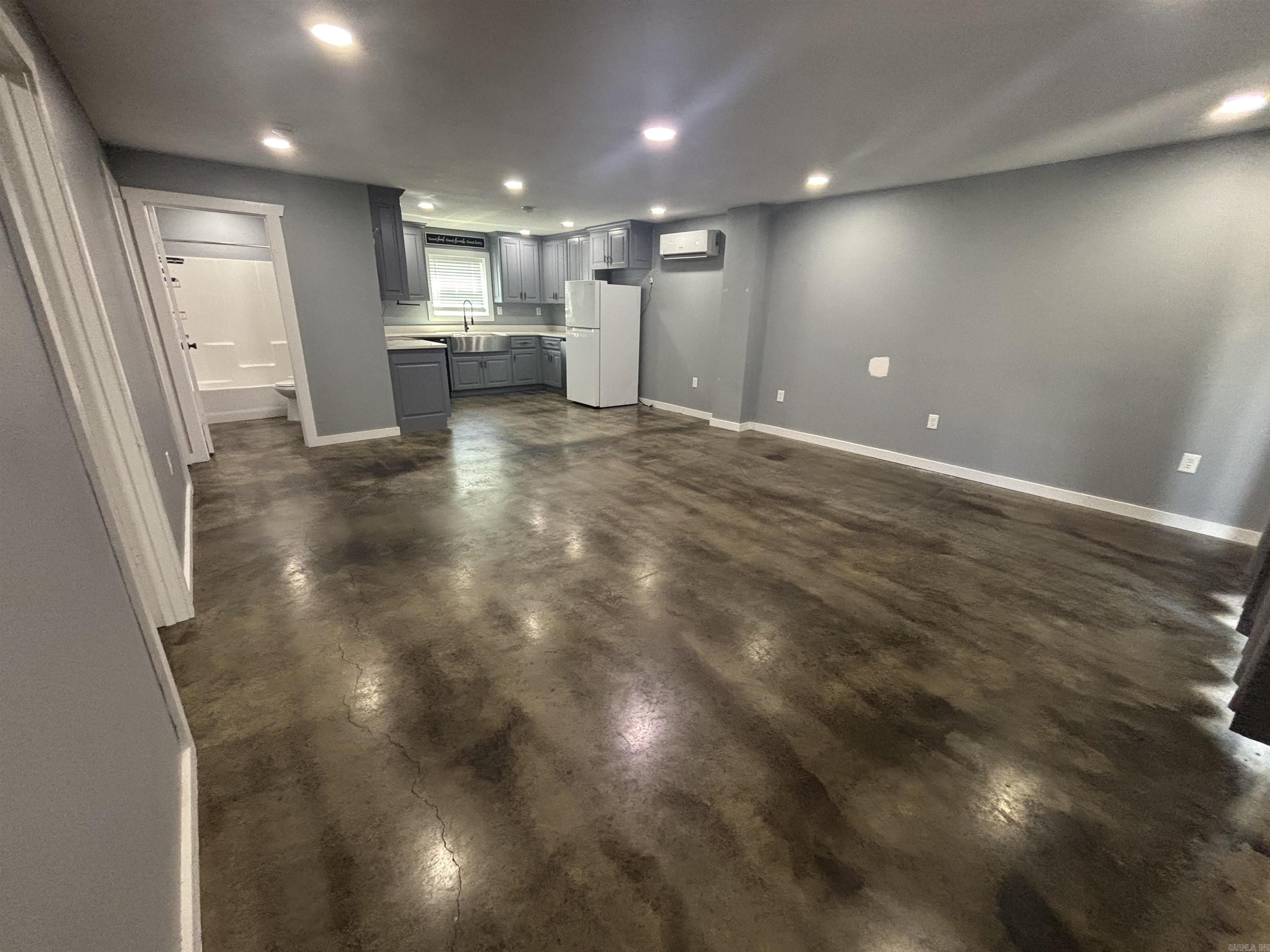 225 Donnie Holt Road  McRae, AR