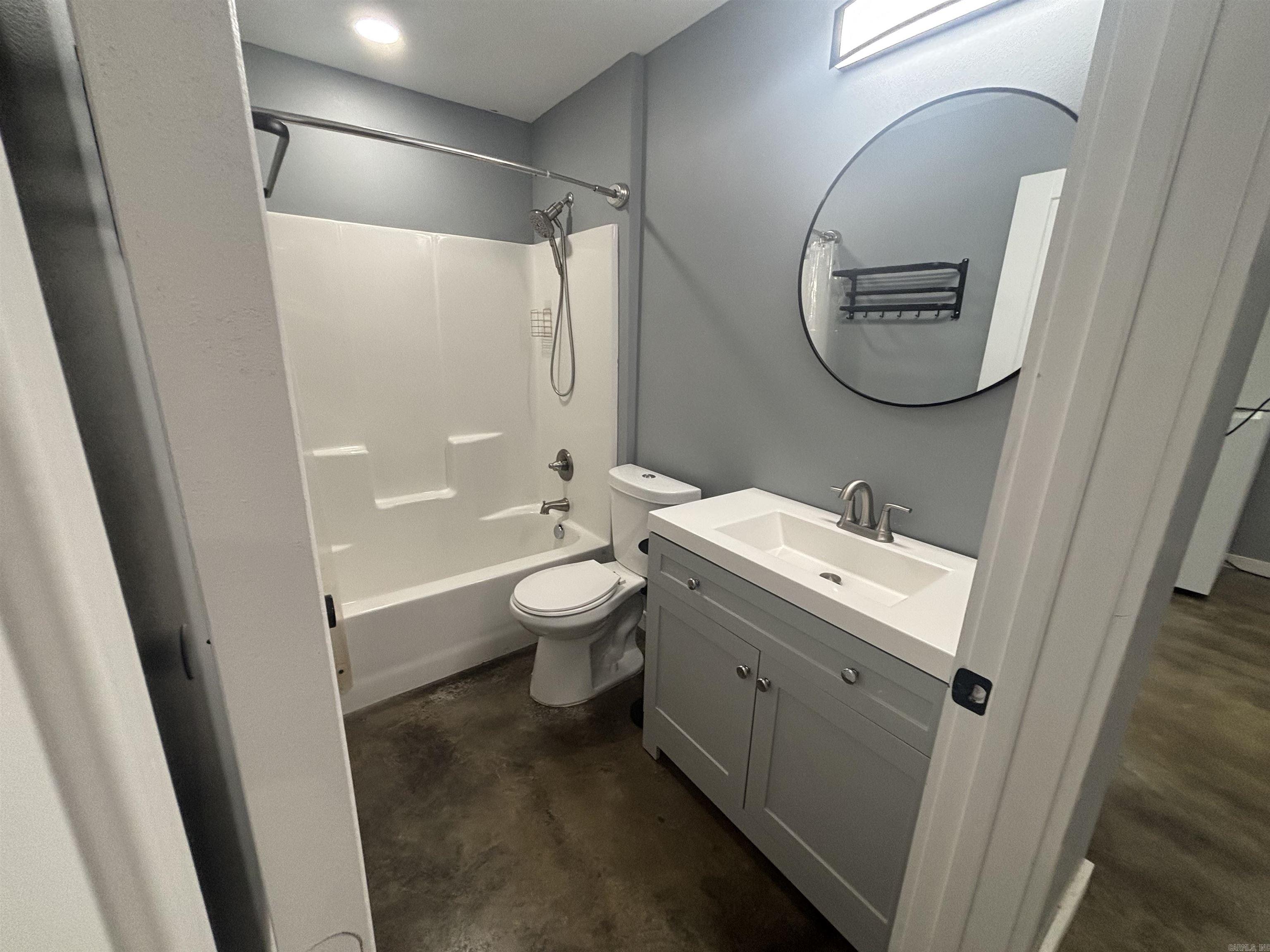 225 Donnie Holt Road  McRae, AR