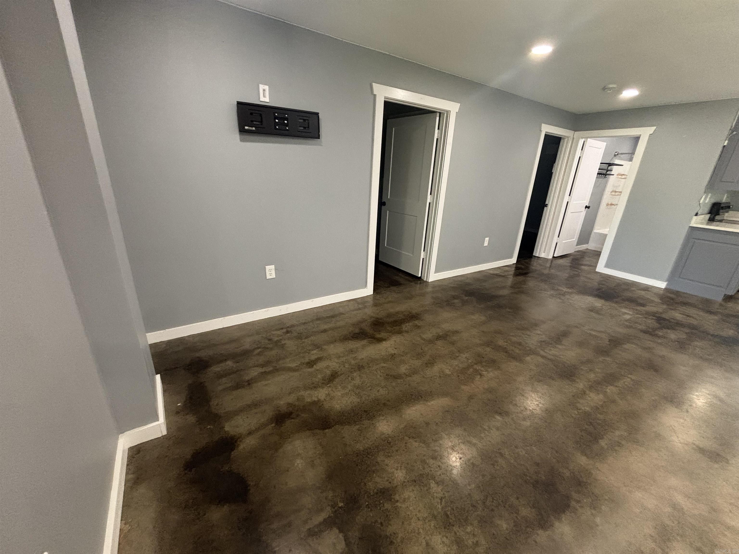225 Donnie Holt Road  McRae, AR