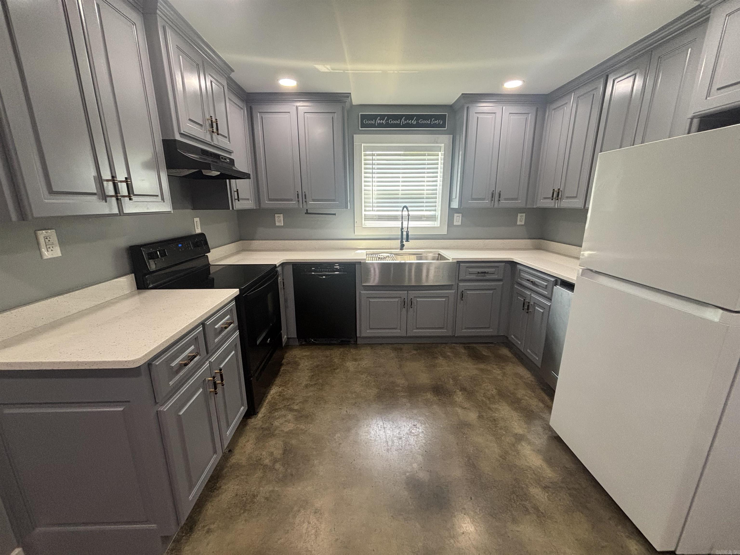225 Donnie Holt Road  McRae, AR