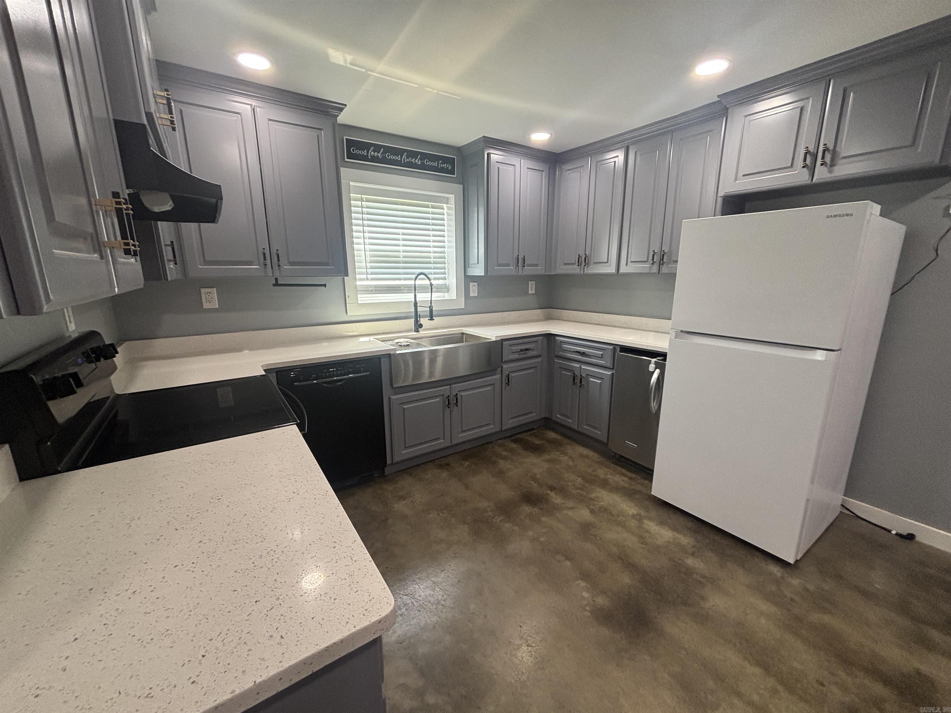 225 Donnie Holt Road  McRae, AR