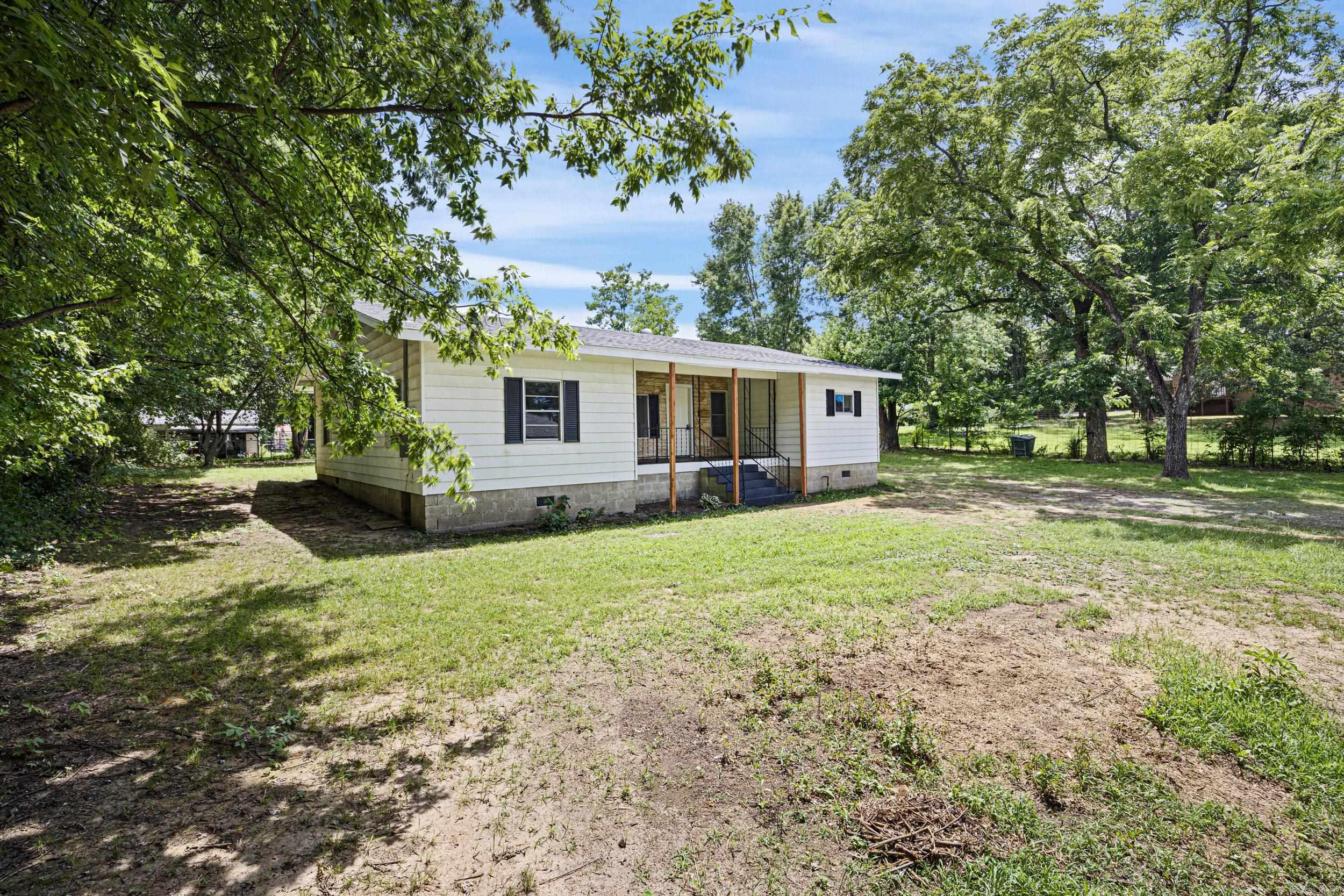 1209 W Walton  Clarksville, AR