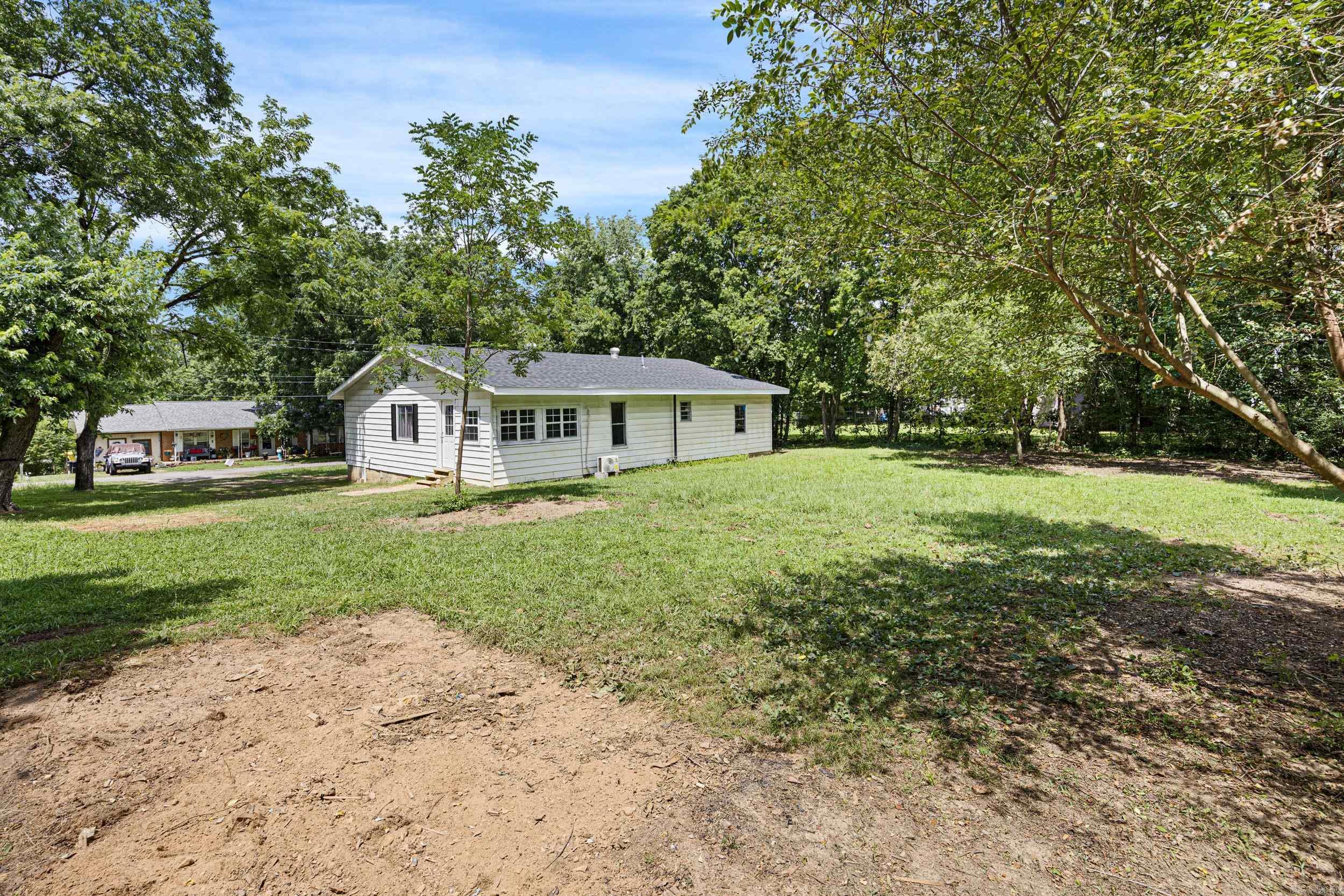 1209 W Walton  Clarksville, AR