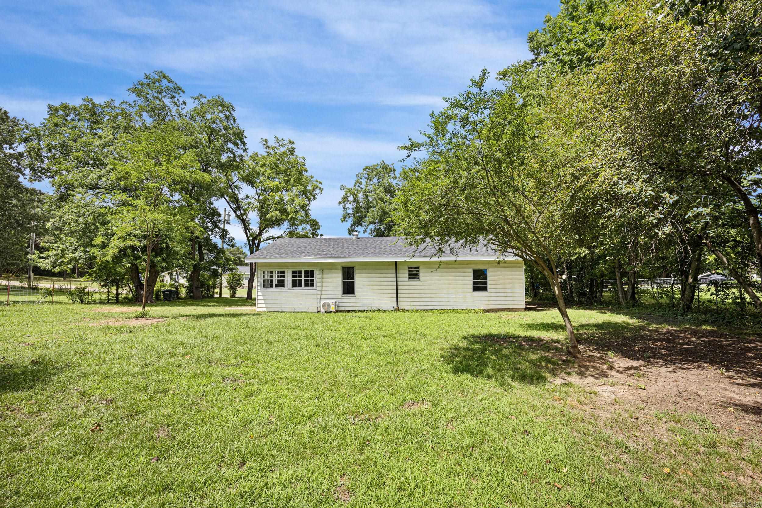 1209 W Walton  Clarksville, AR