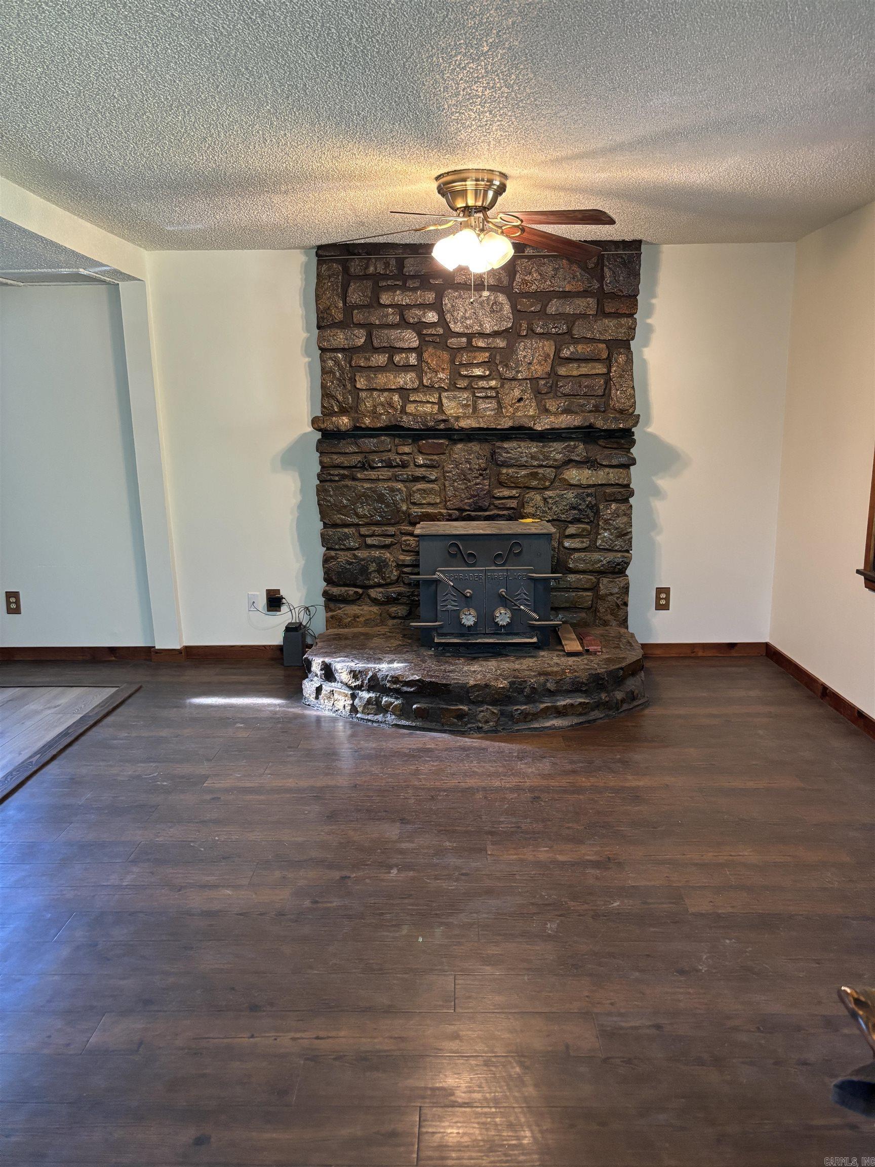 225 County Road 5351 Ozone, AR 72854