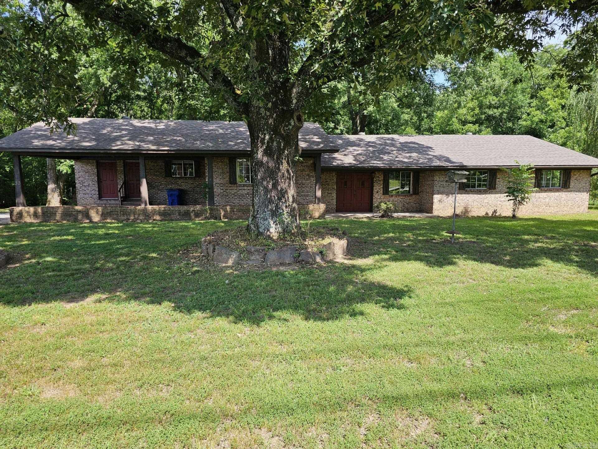 30 N Broadview  Greenbrier, AR