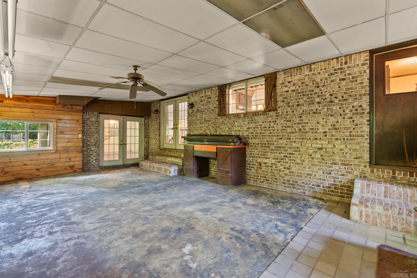 30 N Broadview  Greenbrier, AR