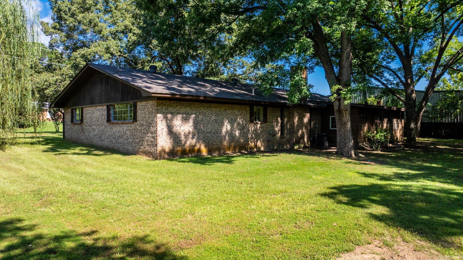 30 N Broadview  Greenbrier, AR