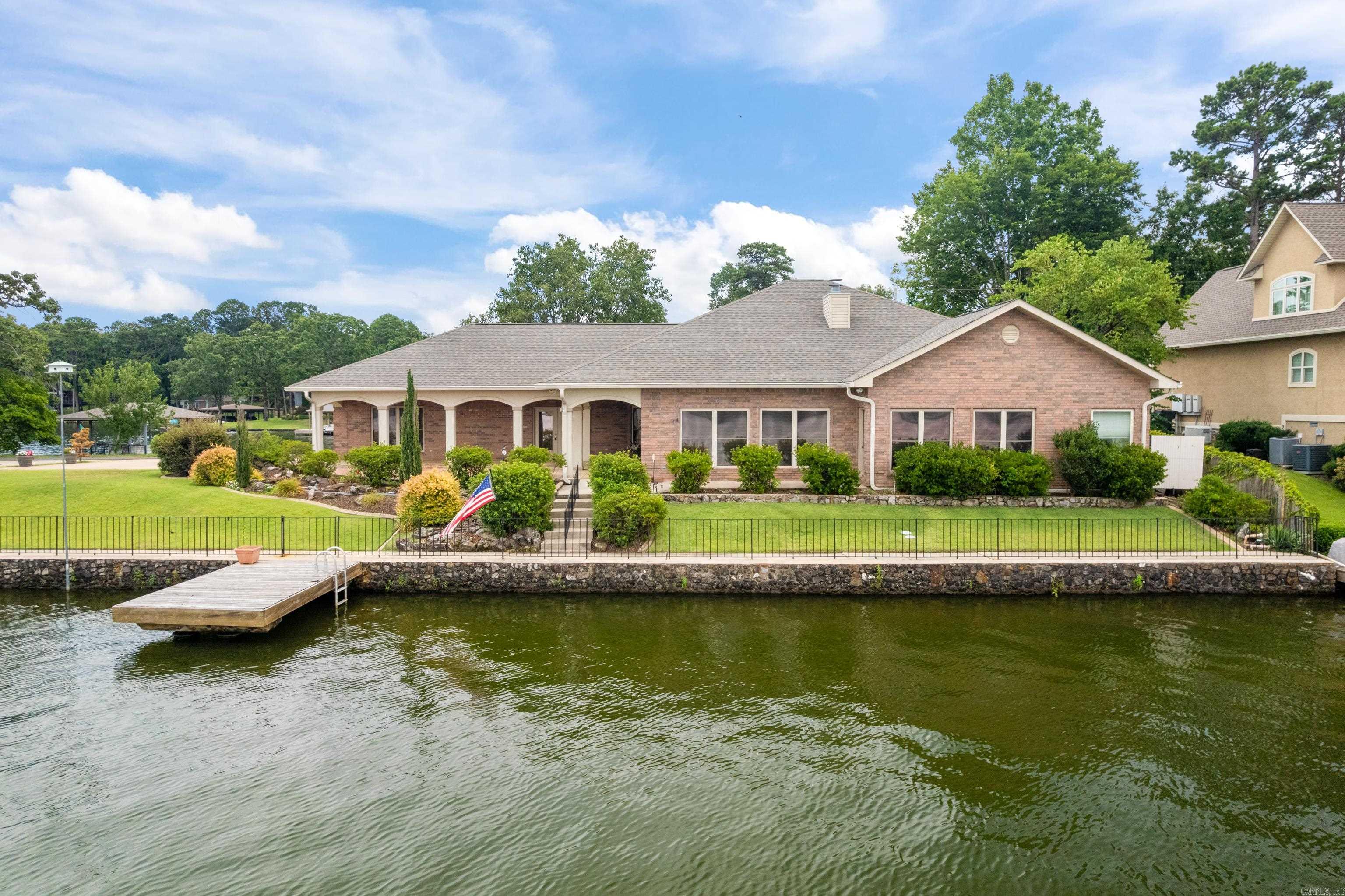 143 Earls Point Hot Springs, AR 71913