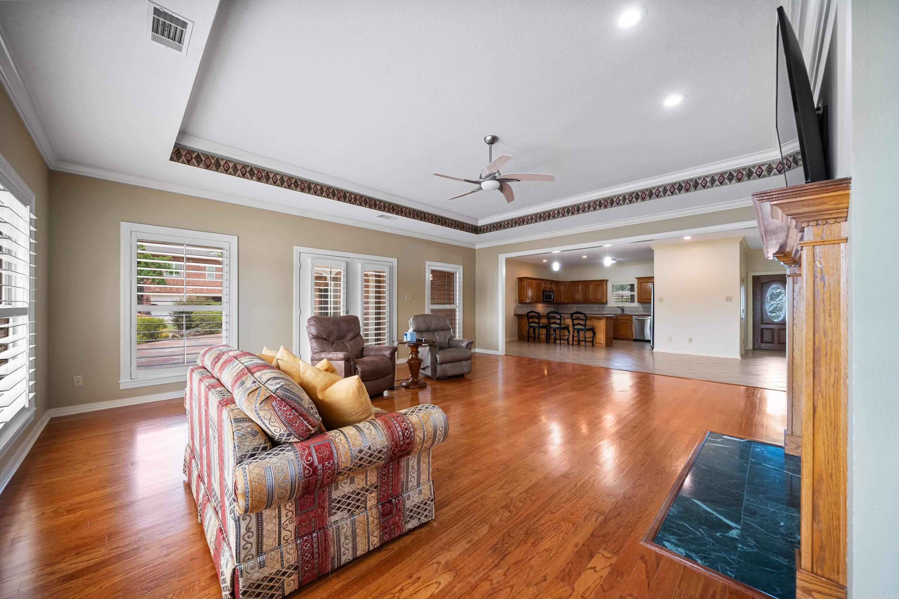 143 Earls Point Hot Springs, AR 71913