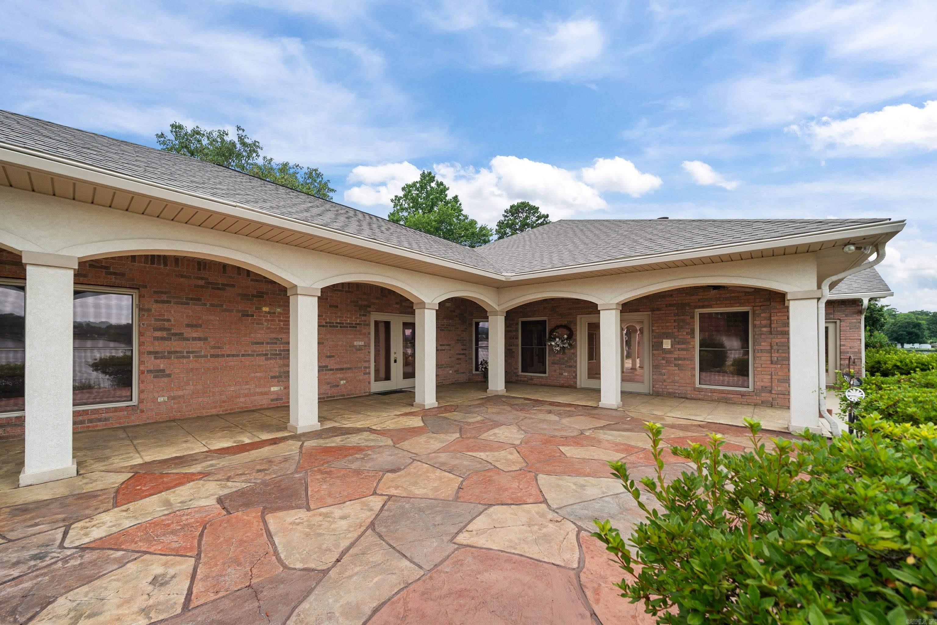 143 Earls Point Hot Springs, AR 71913