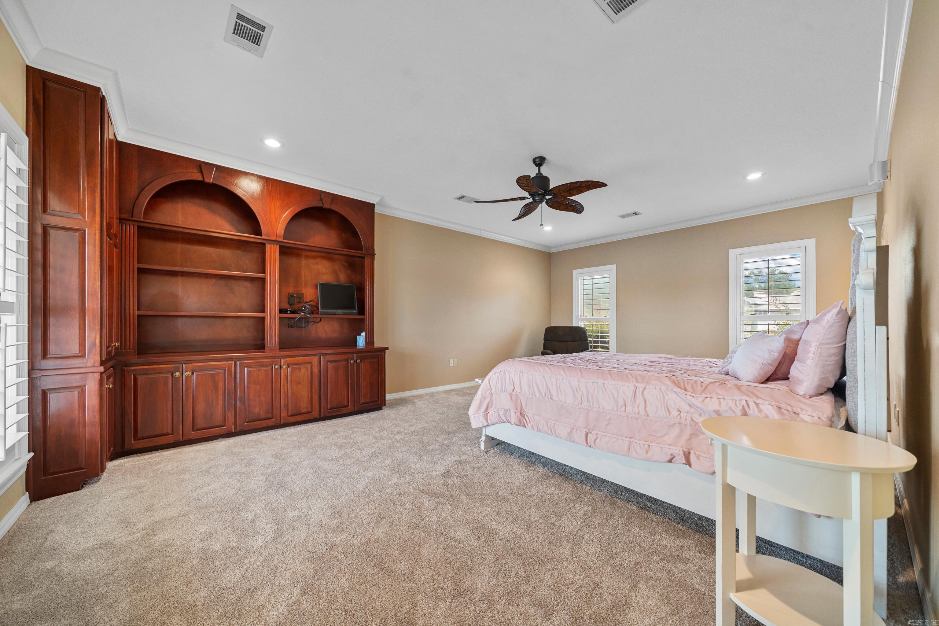 143 Earls Point Hot Springs, AR 71913
