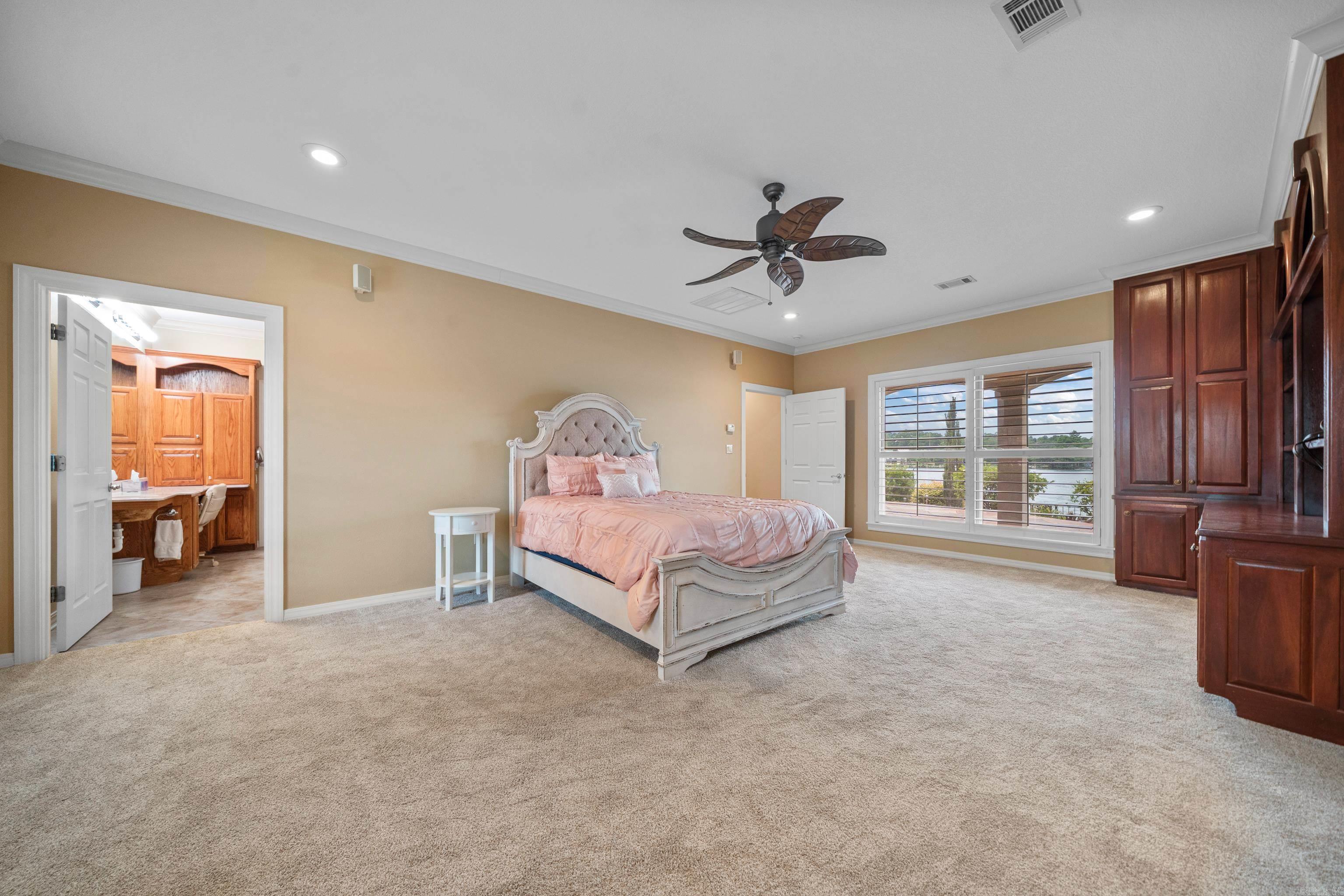 143 Earls Point Hot Springs, AR 71913