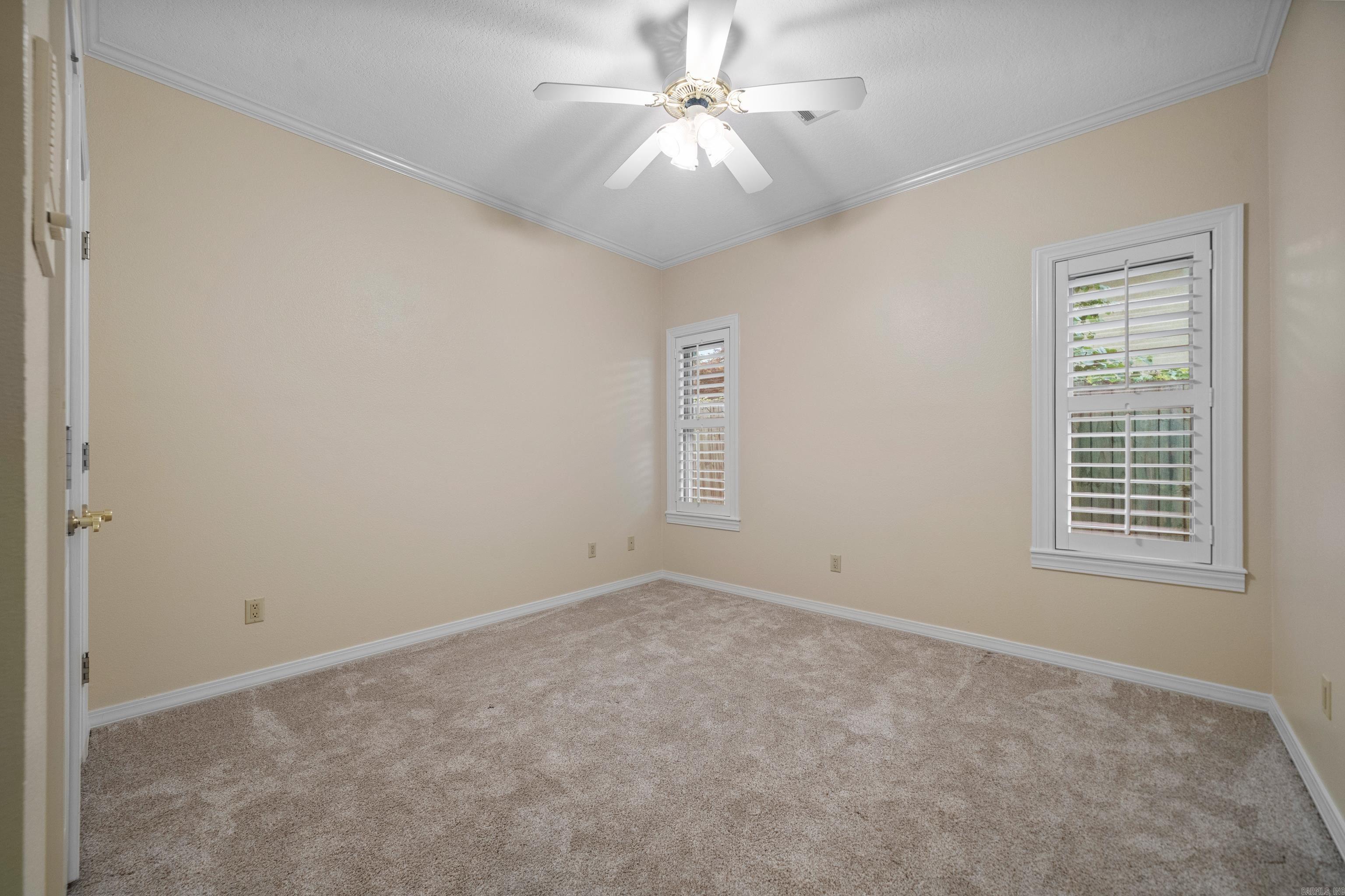 143 Earls Point Hot Springs, AR 71913