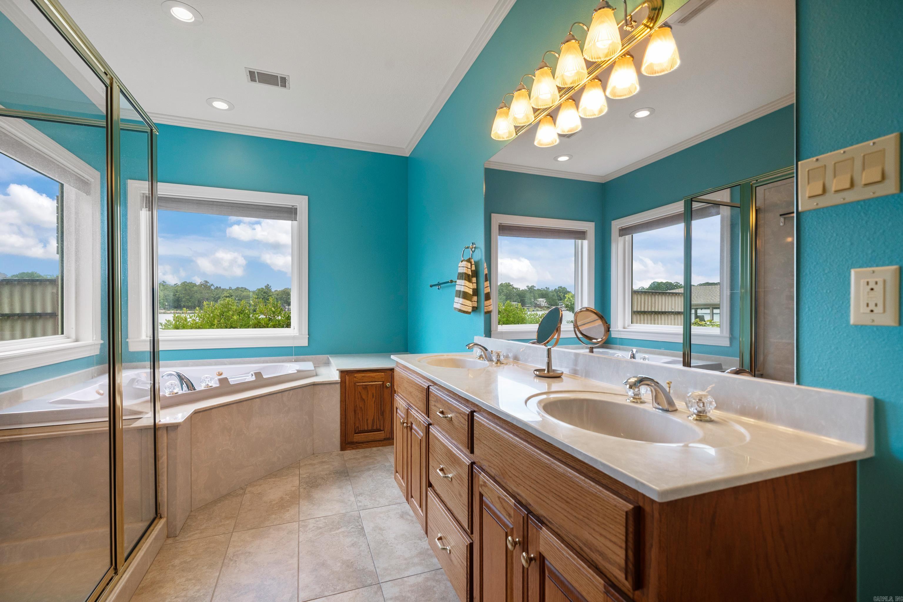 143 Earls Point Hot Springs, AR 71913